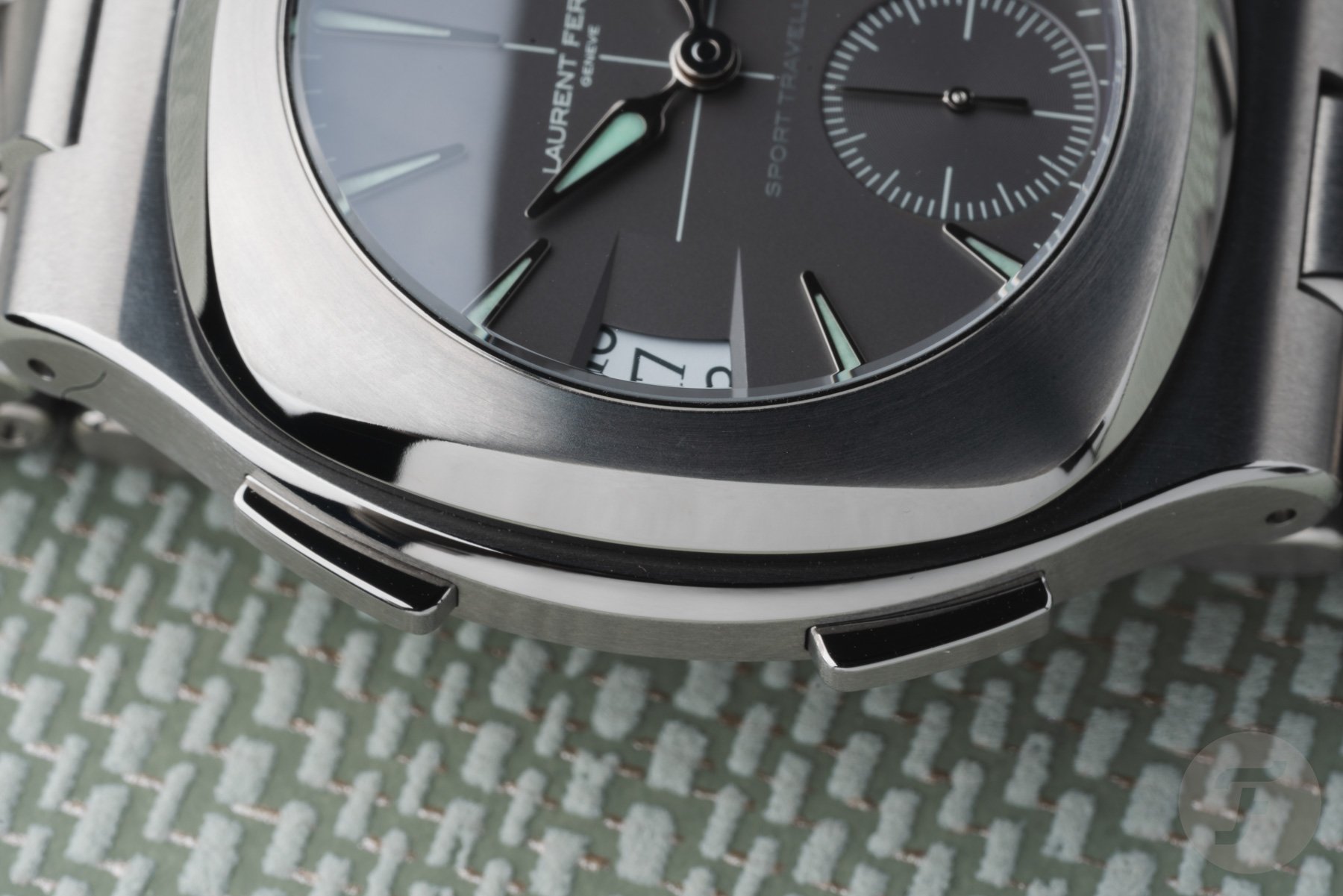 Laurent Ferrier Sport Traveller bezel and pushers