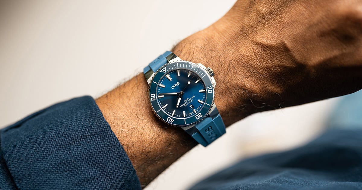 Oris Aquis Date wrist shot