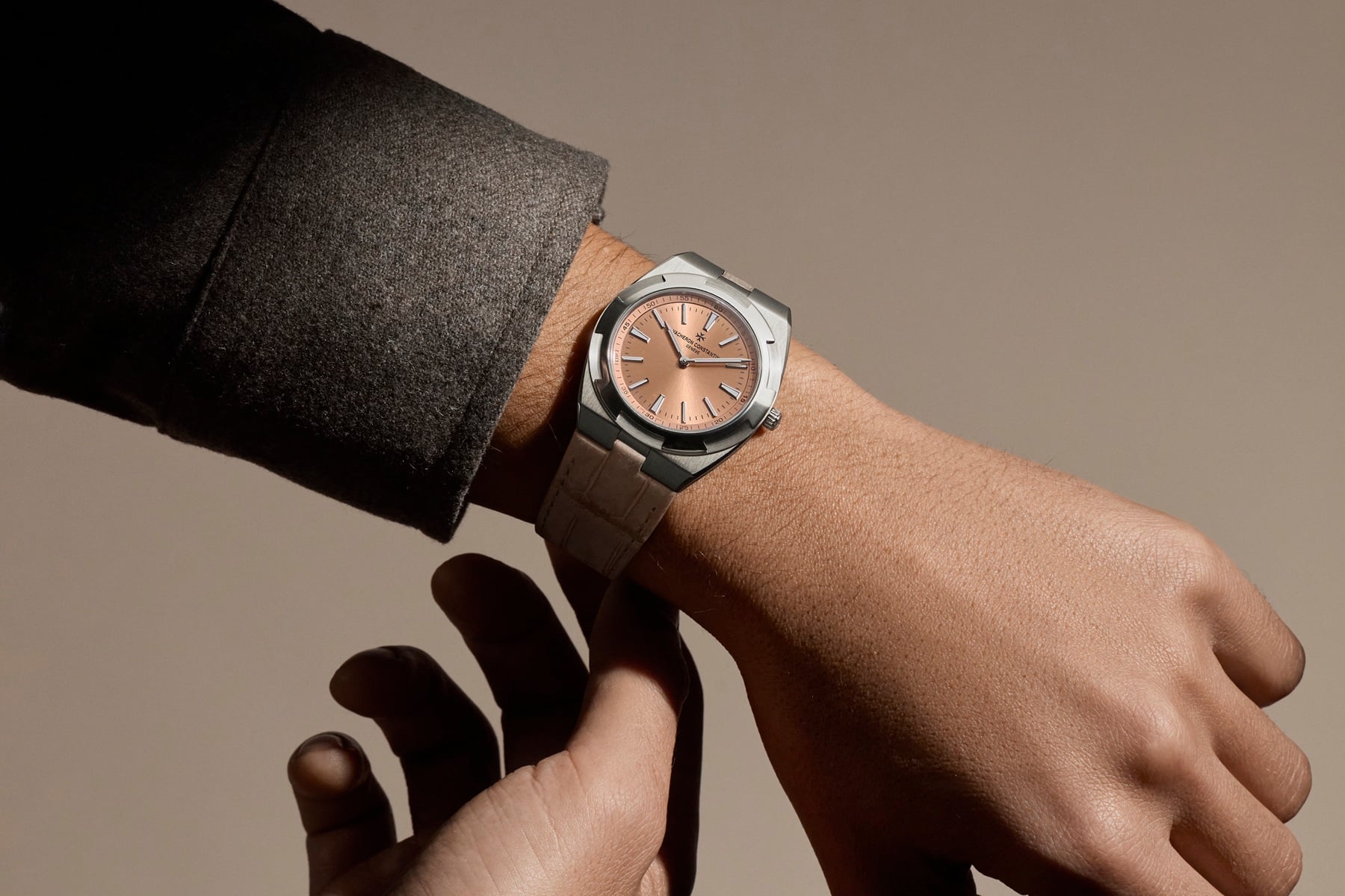 Wrist shot of the platinum Vacheron Constantin Overseas Self-Winding Ultra-Thin ref. 2500V / 210P-H028