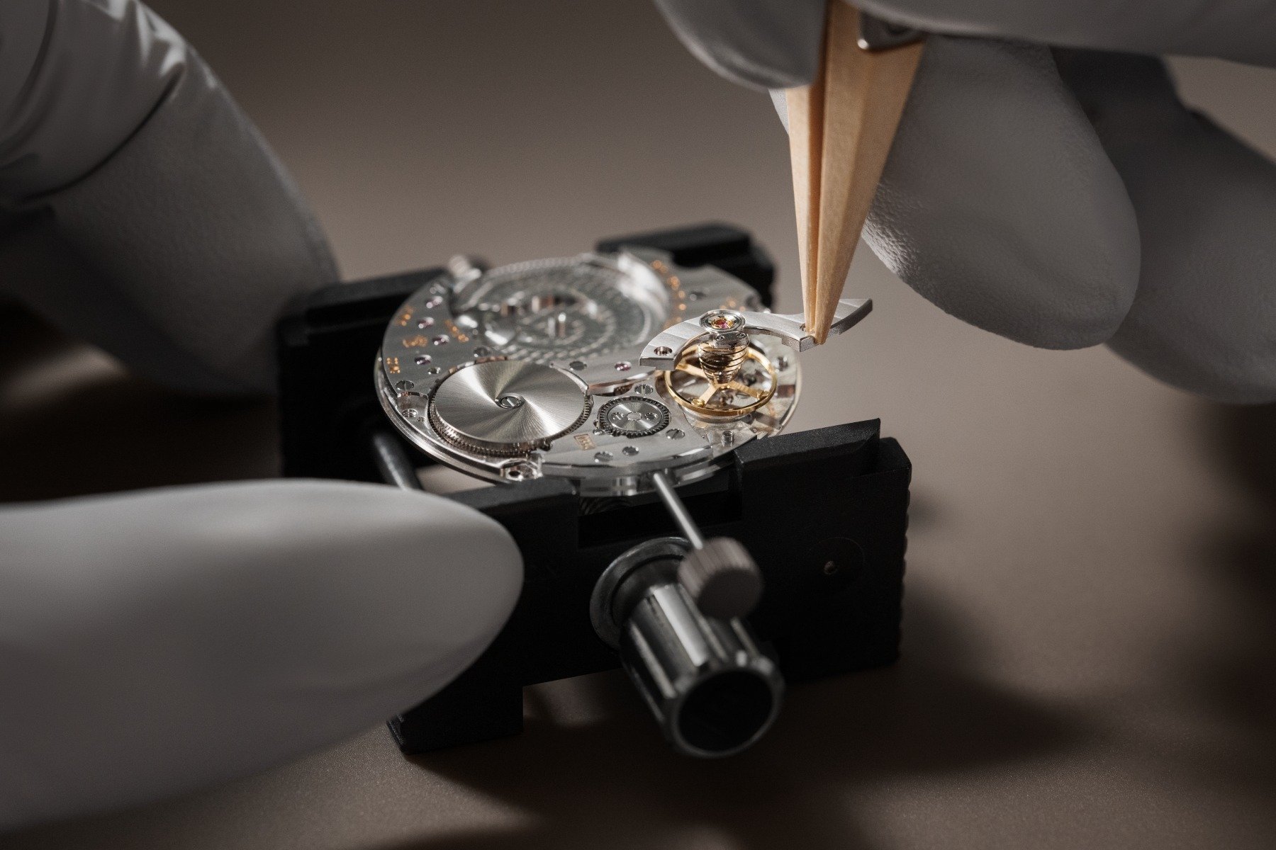 assembling the Vacheron Constantin caliber 2550