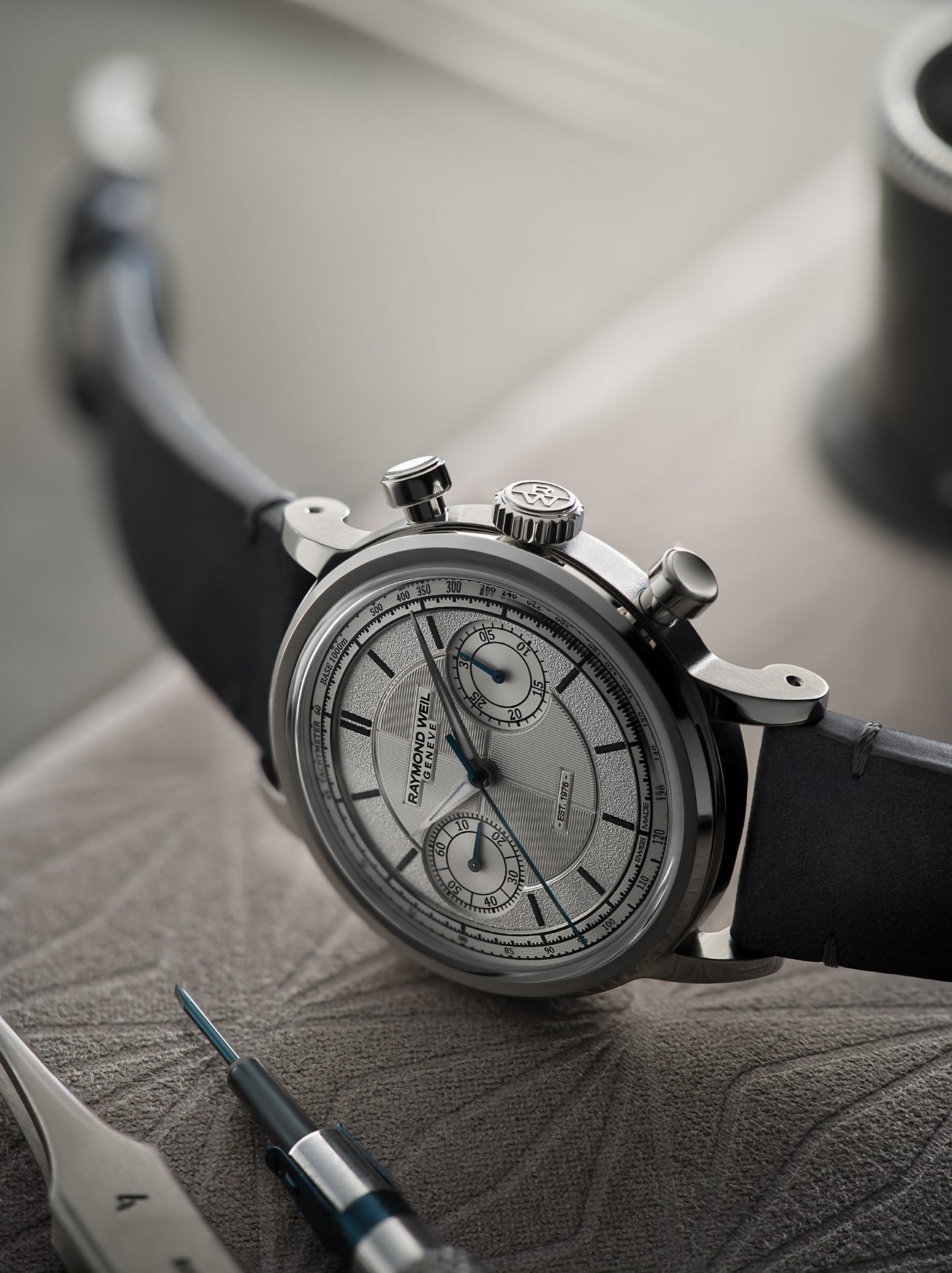 Raymond Weil Millesime The Fifty on its side
