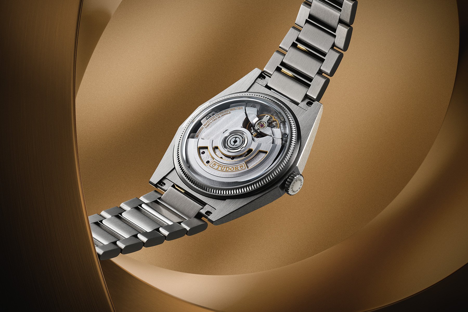 Tudor Monarch case back and movement