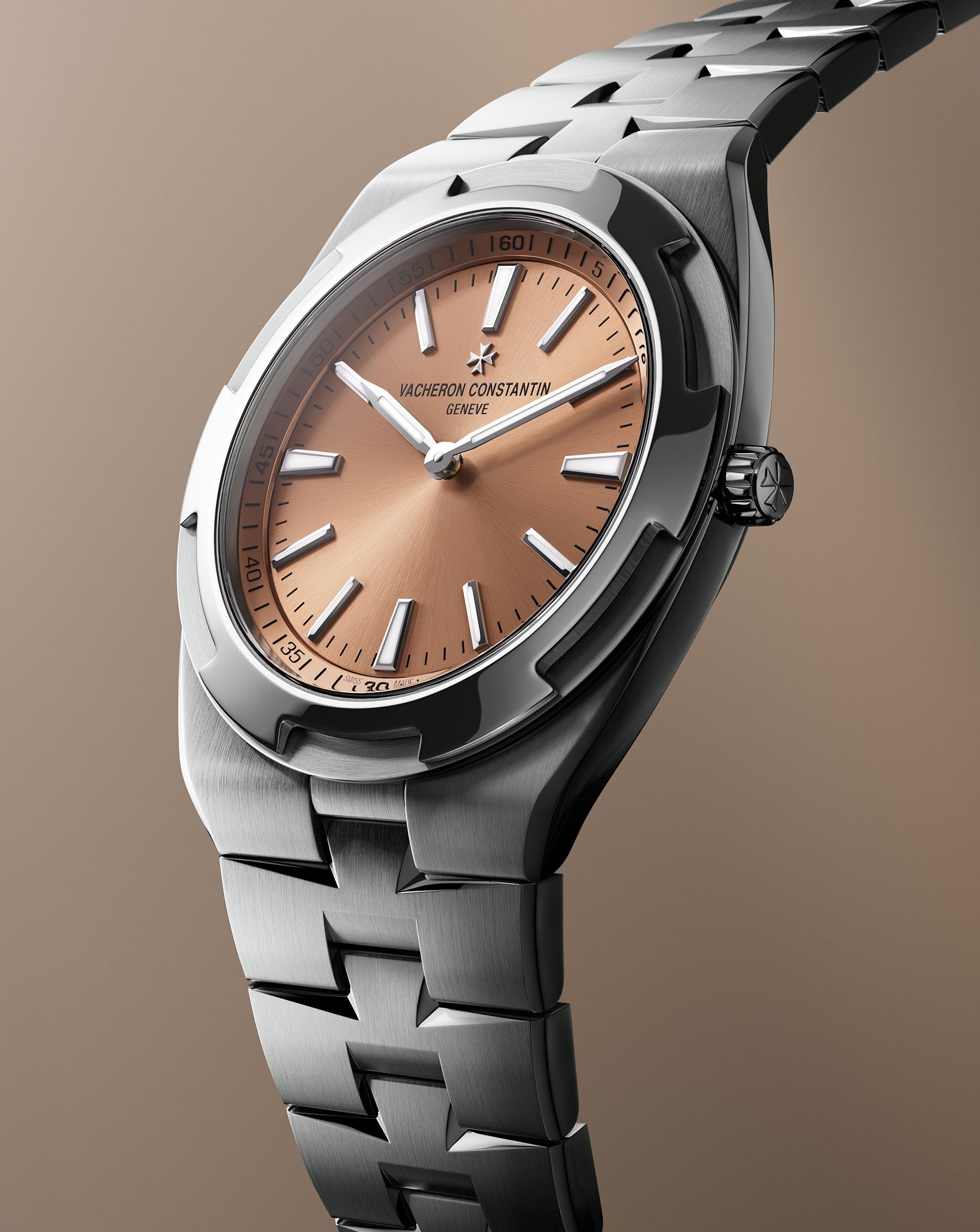 2026 Vacheron Constantin Overseas Self-Winding Ultra-Thin upright, angled view