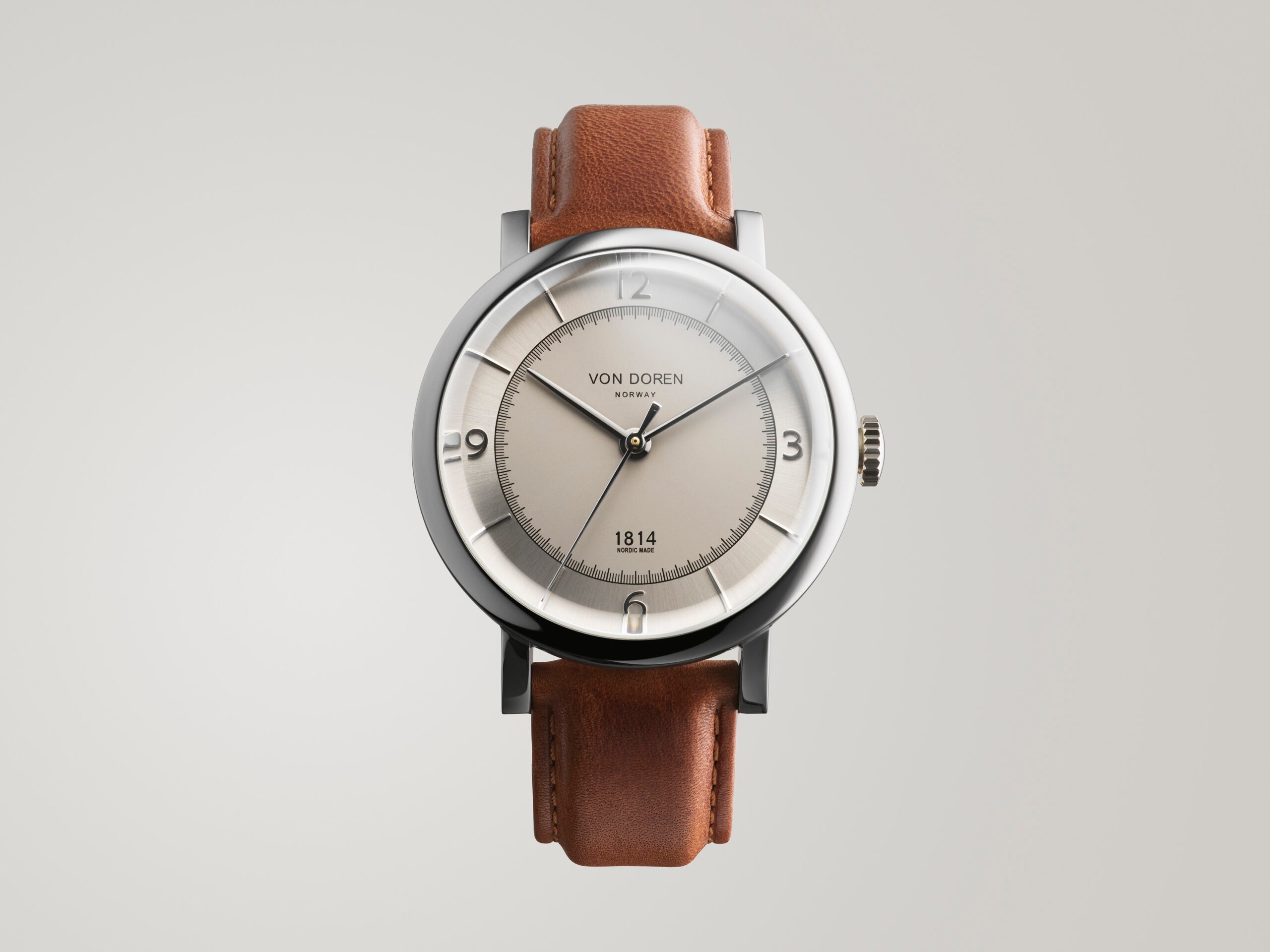 Frontal view of the Von Doren 1814 Nordic Made