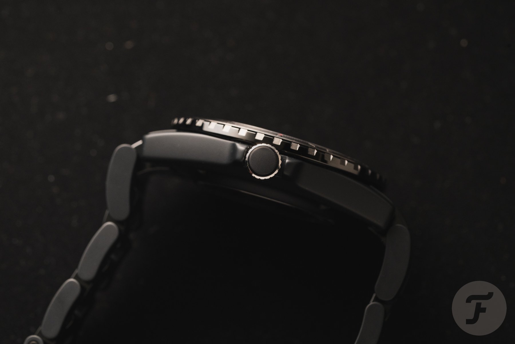 Chanel J12 Superleggera Caliber 12.1 profile, crown side