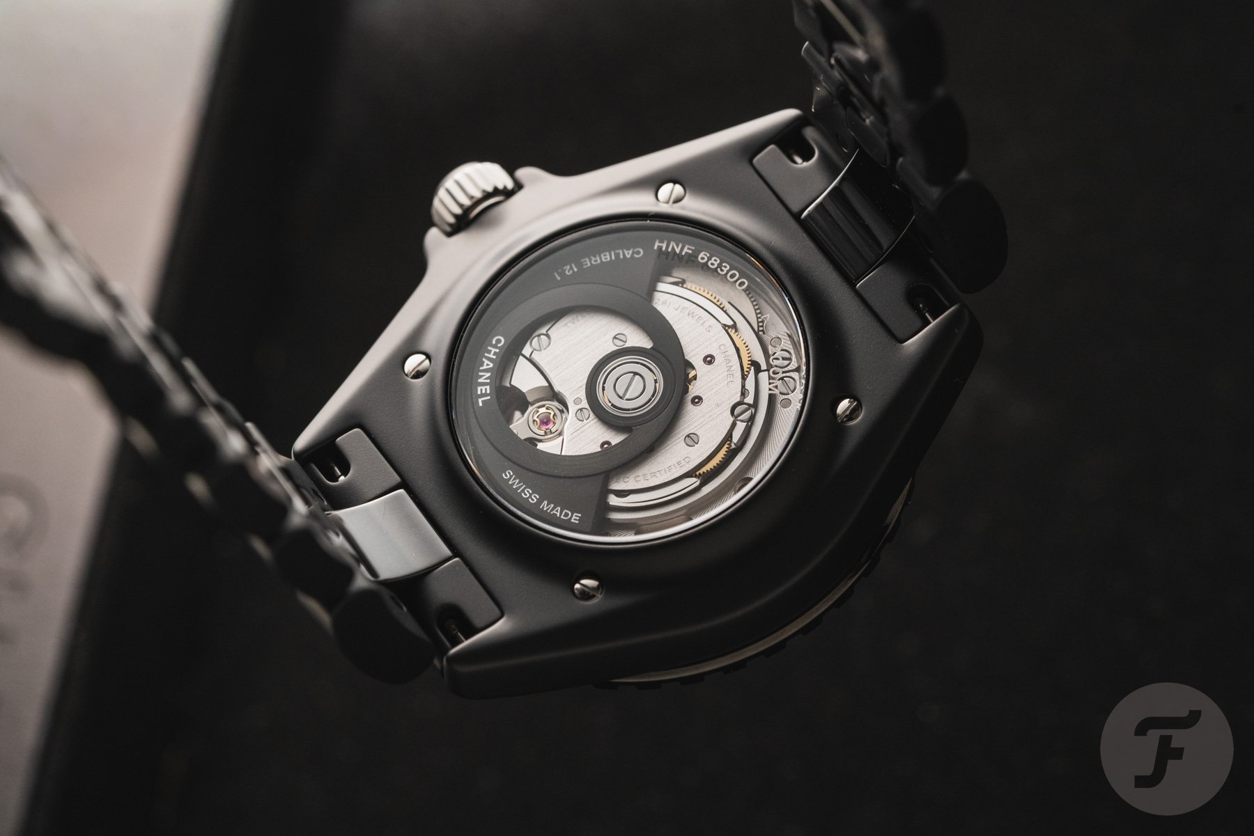 Chanel J12 Superleggera Caliber 12.1 case back and movement