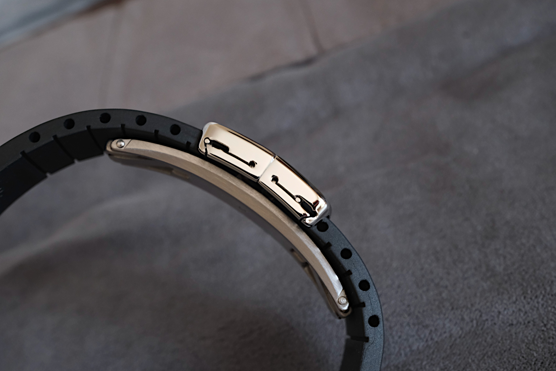 Side view of the Delugs Micro-Adjust CTS Deployant Clasp