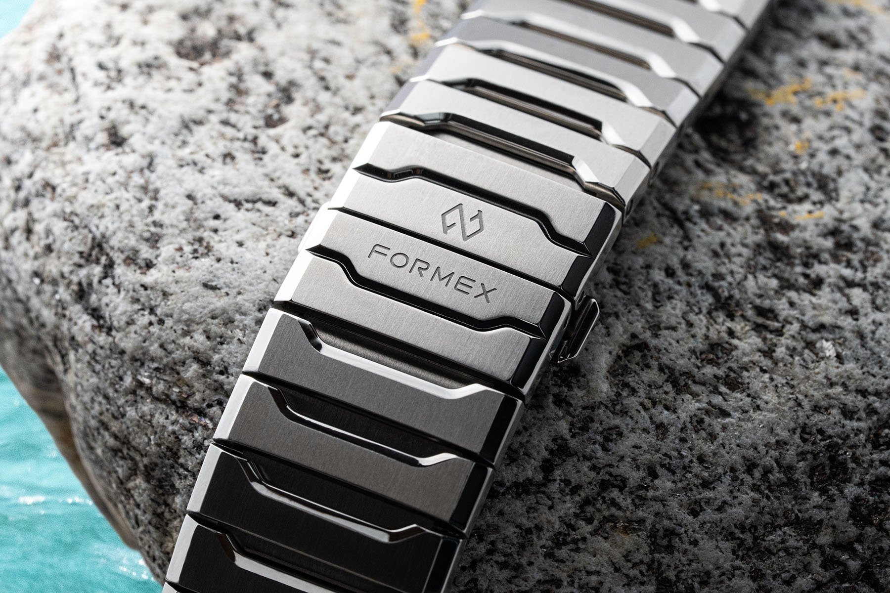 Formex Aria Manufacture Chronometer bracelet, clasp closed