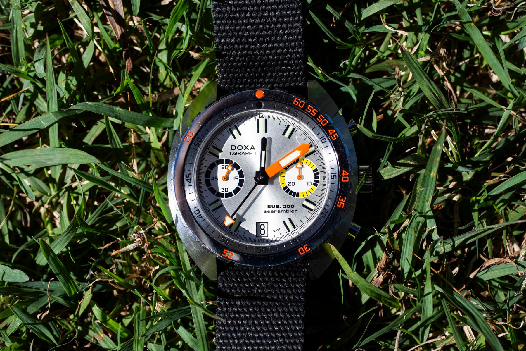Doxa Sub 200 T.Graph II Searambler in grass, head on