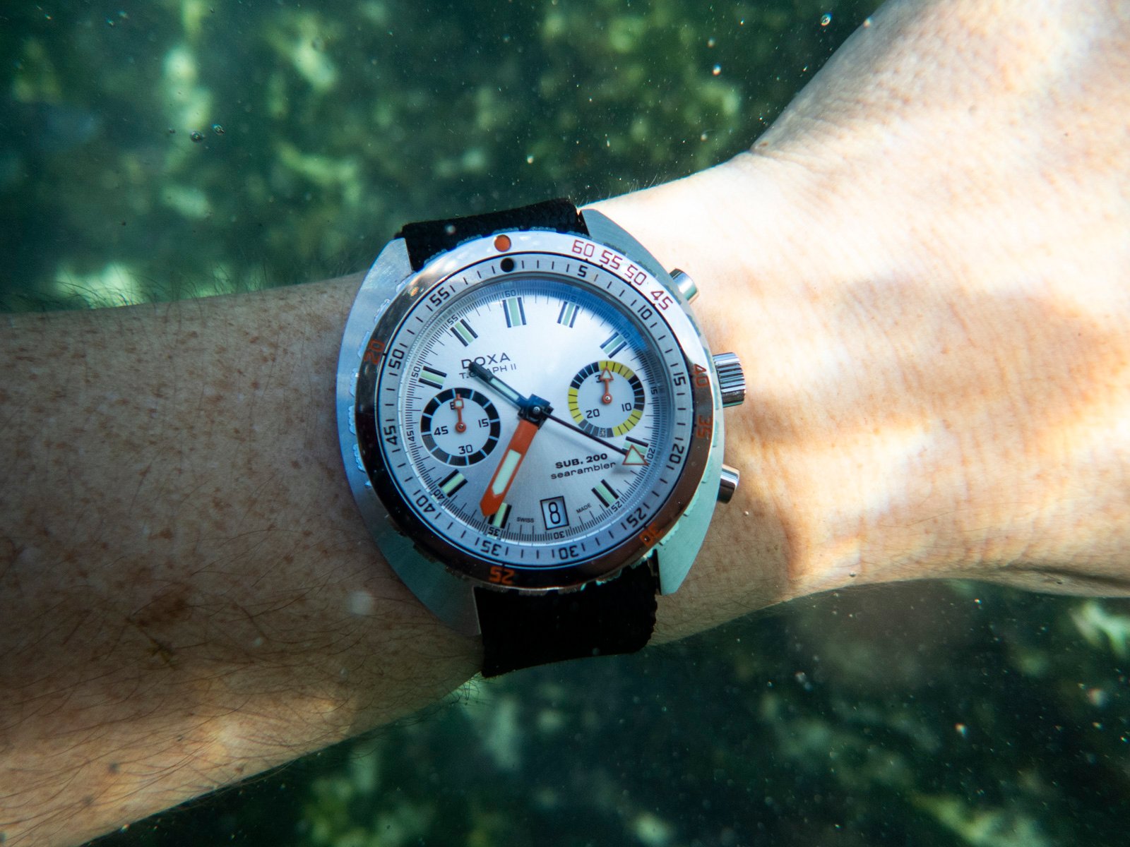 Doxa Sub 200 T.Graph II Searambler underwater wrist shot