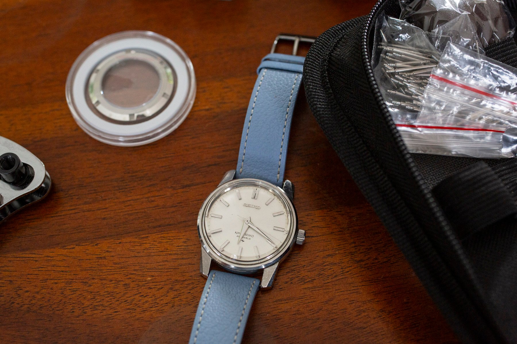 King Seiko 44-9990 flat lay with display case back