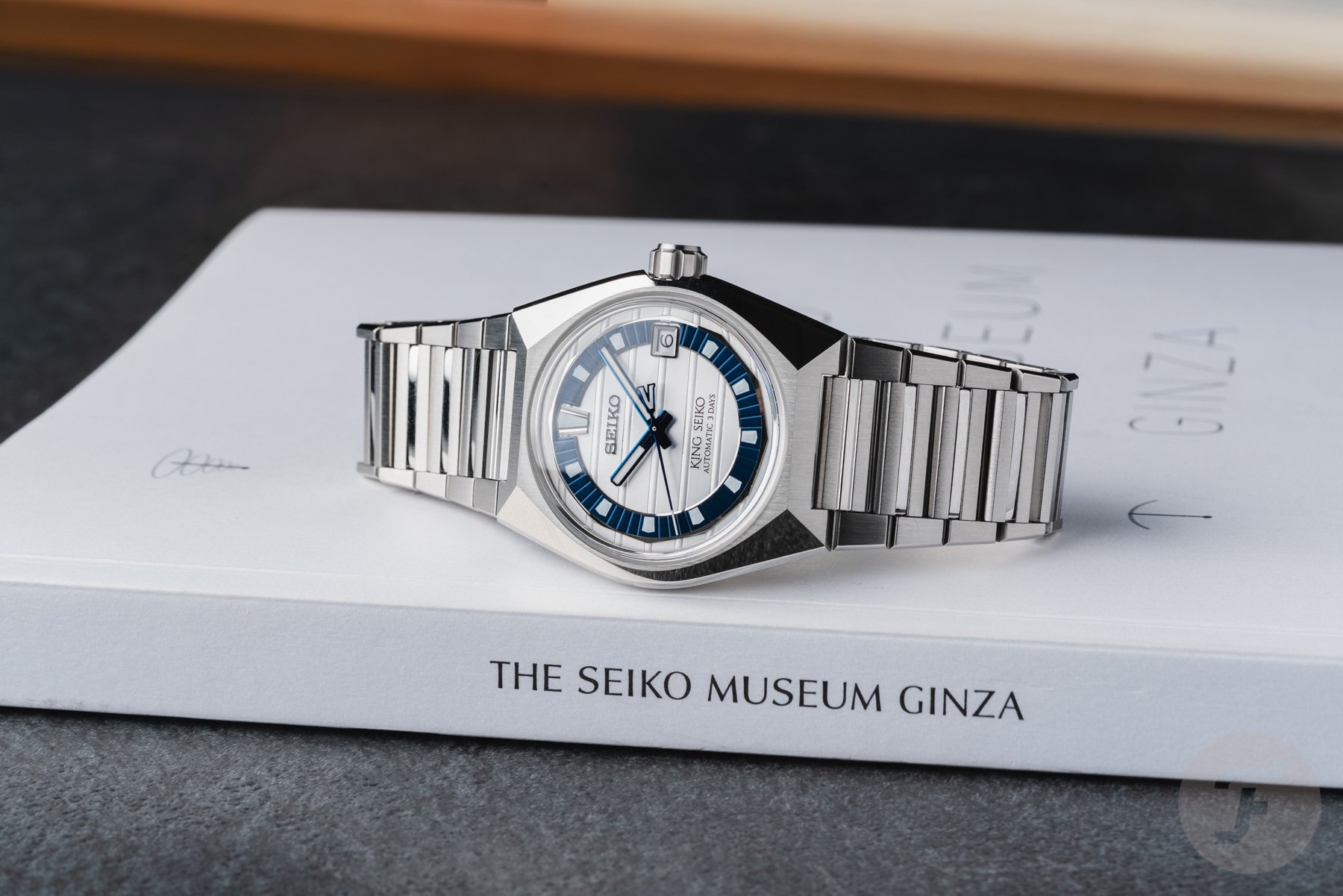 King Seiko Vanac HKF004 on its side, crown up