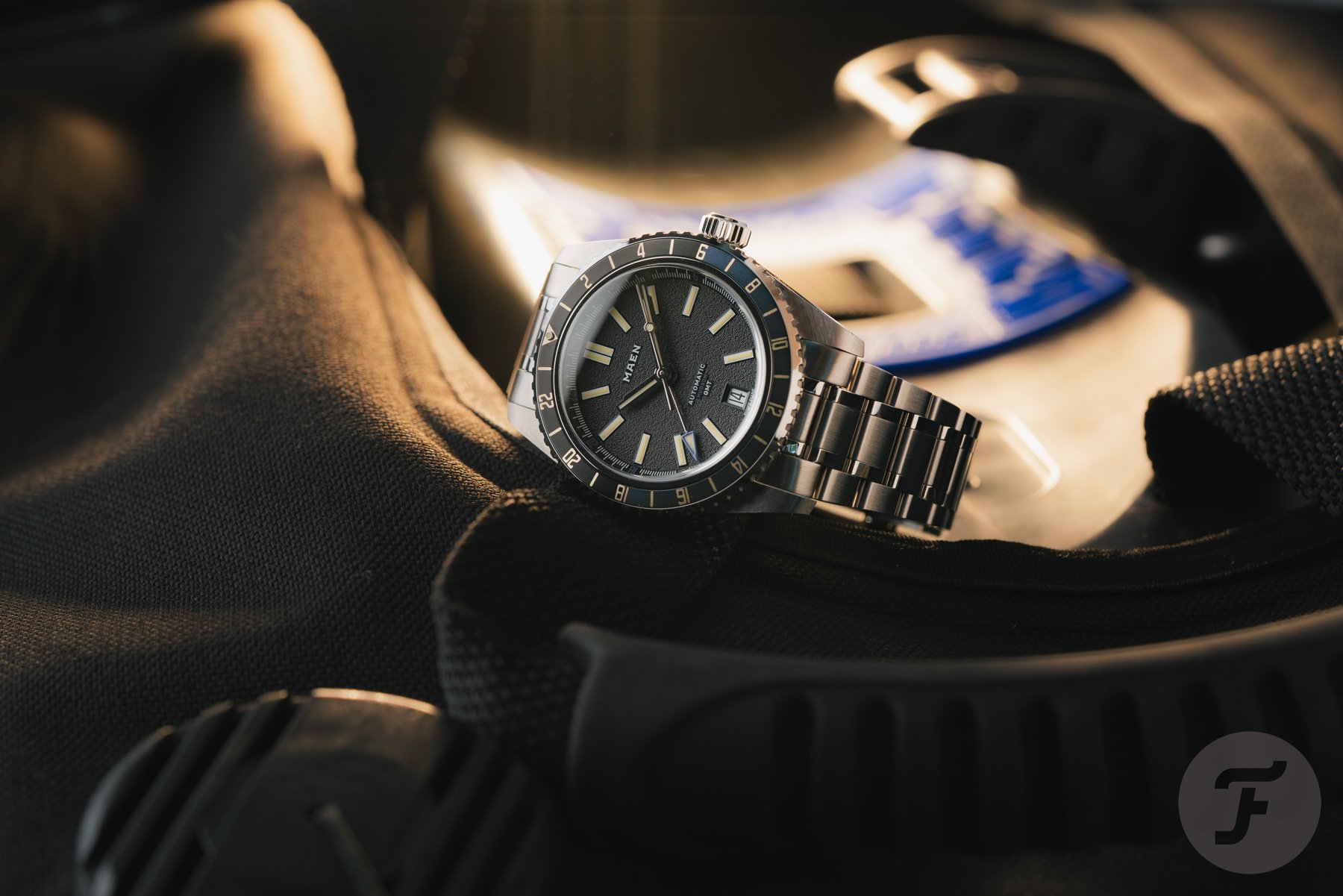 Maen Hudson GMT MKII on its side, crown up