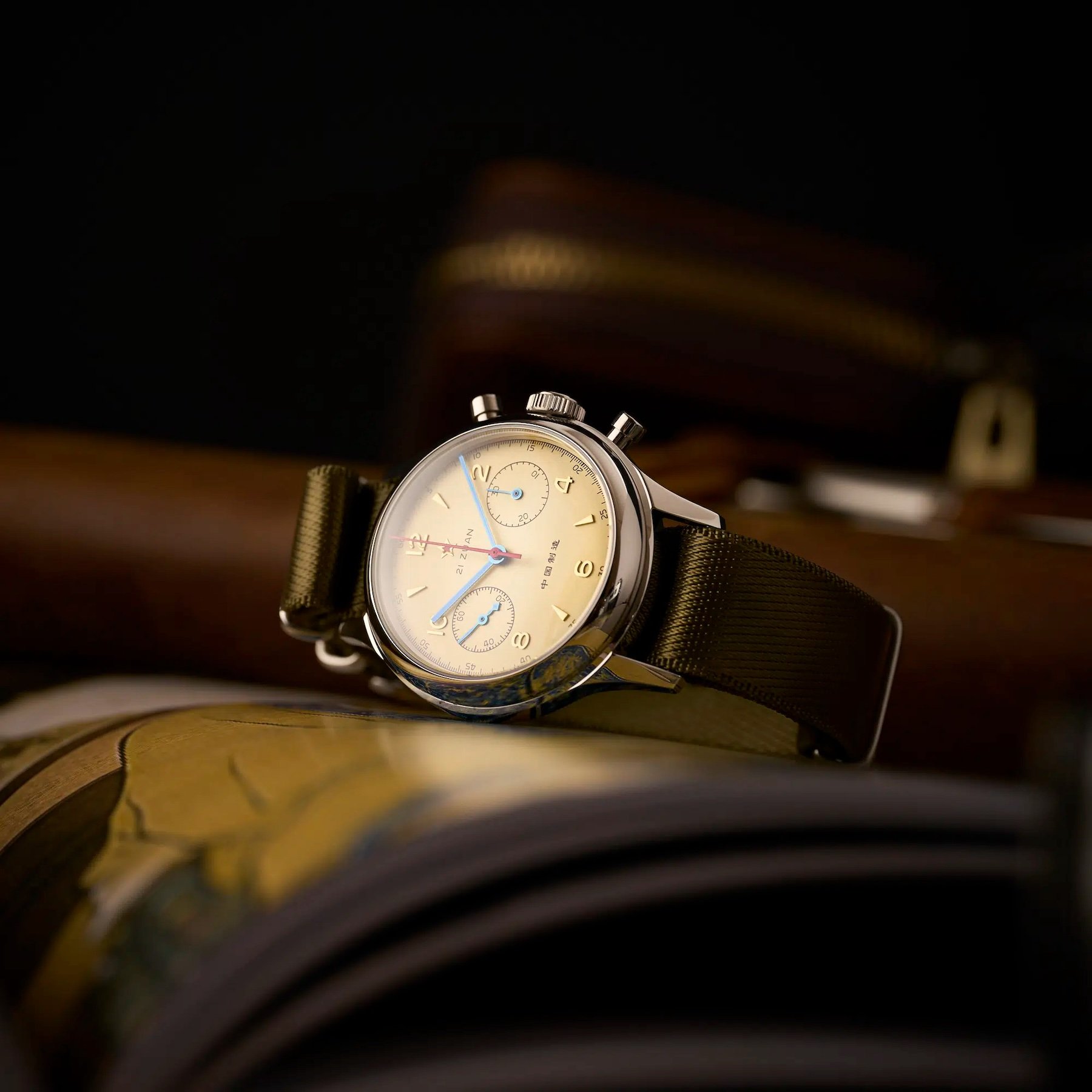 Seagull 1963 38mm Air Force Edition on its side, crown up