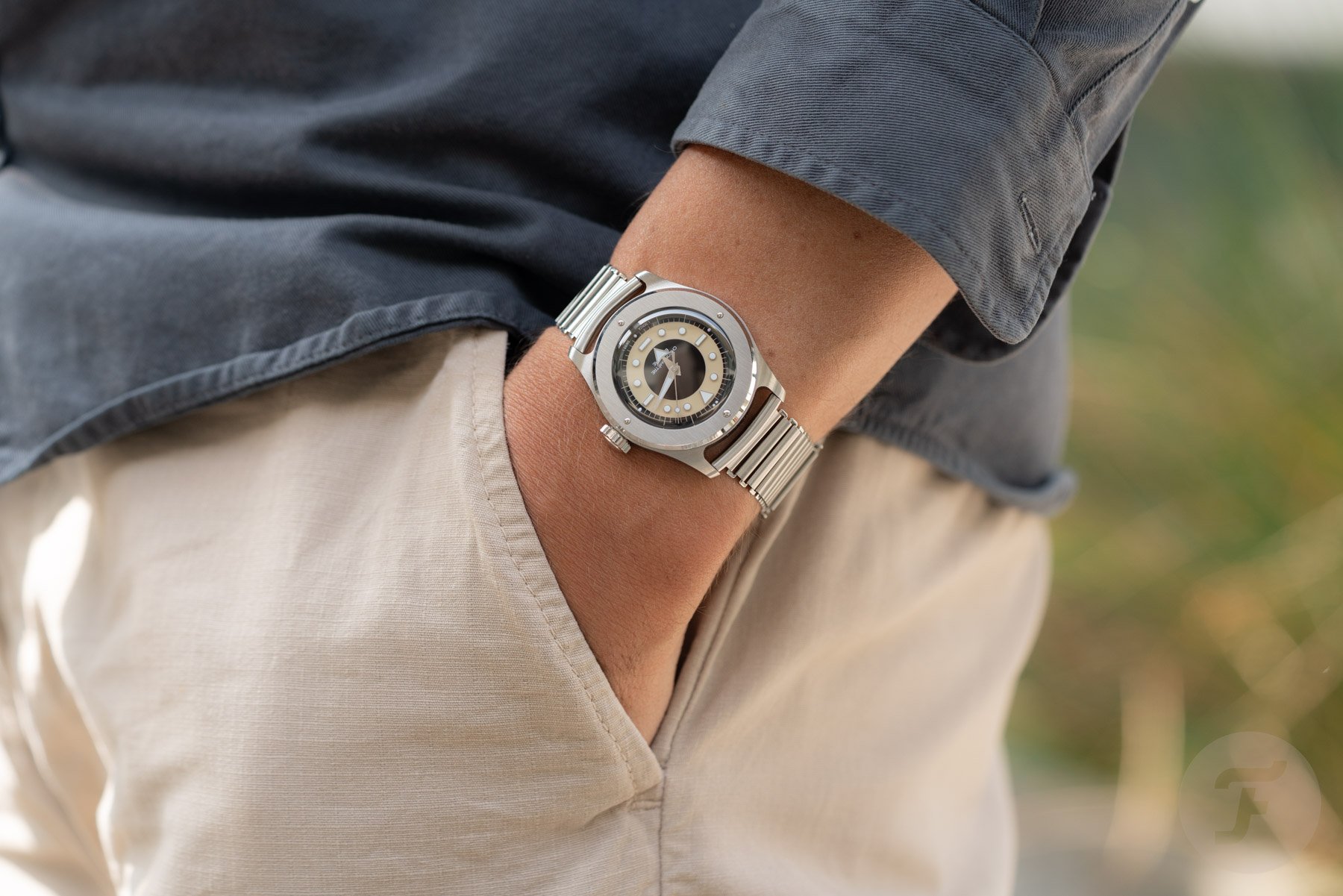 tuxedo-dial Serica 7505 pocket shot