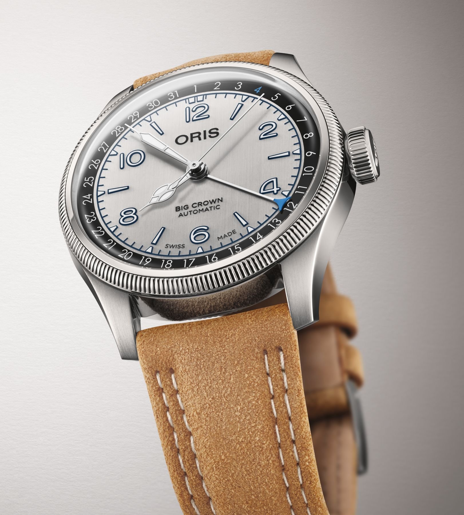 Oris Big Crown Pointer Date Lou Gehrig Limited Edition upright, tilted