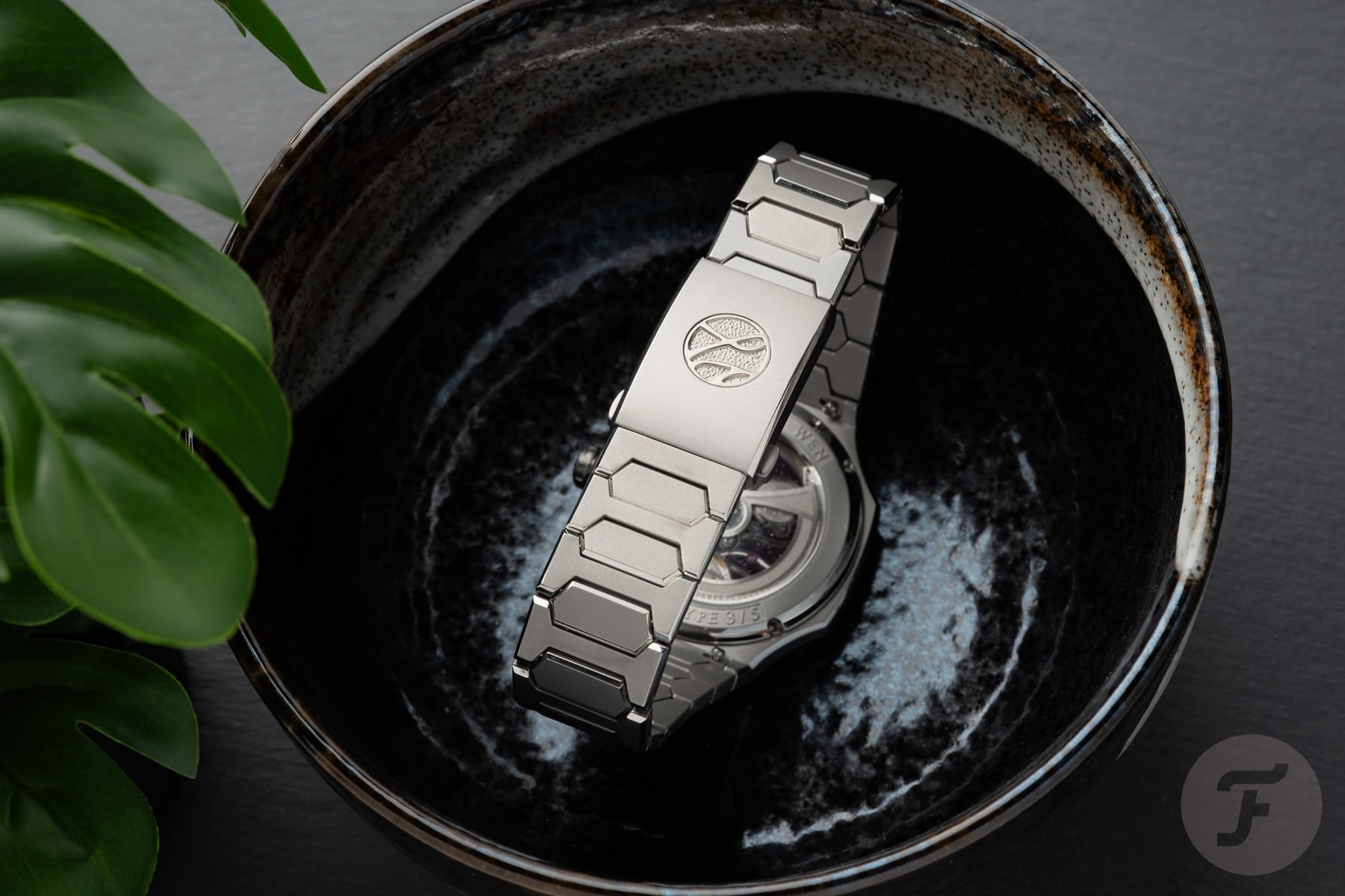 Atelier Wen Perception V3 Yún bracelet, clasp closed