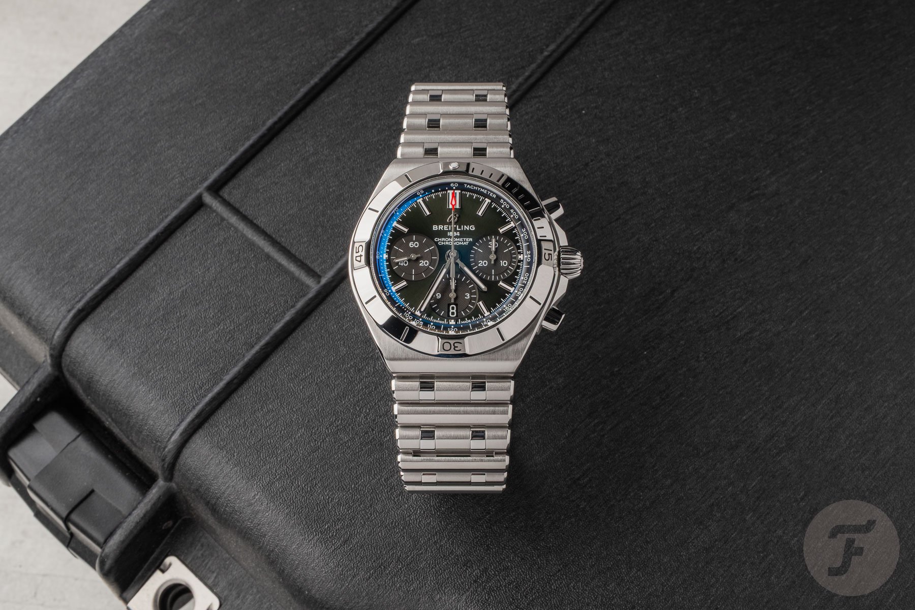 Breitling Chronomat B01 Chronograph 42 head-on