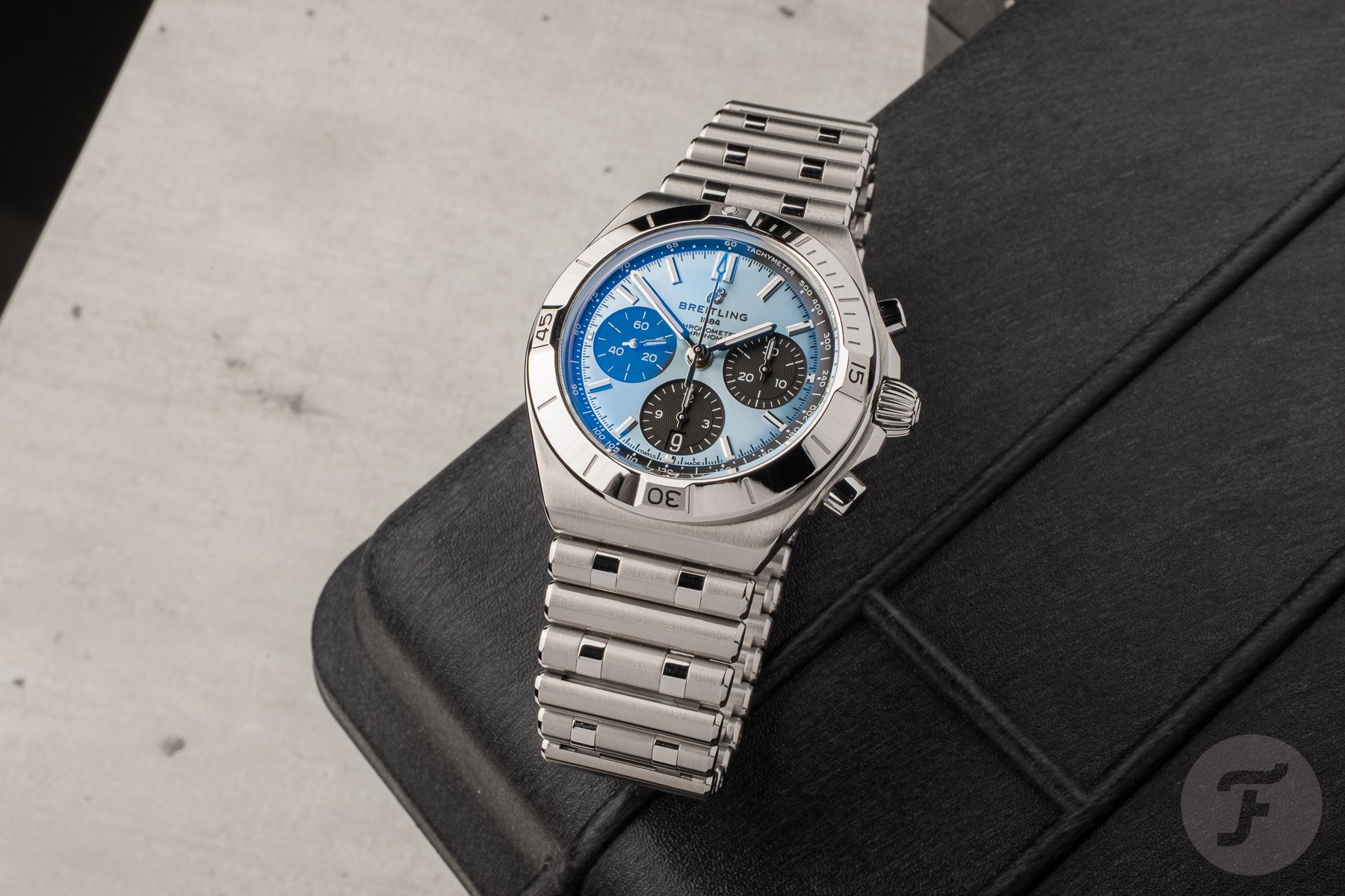 Breitling Chronomat B01 Chronograph 42 diagonal