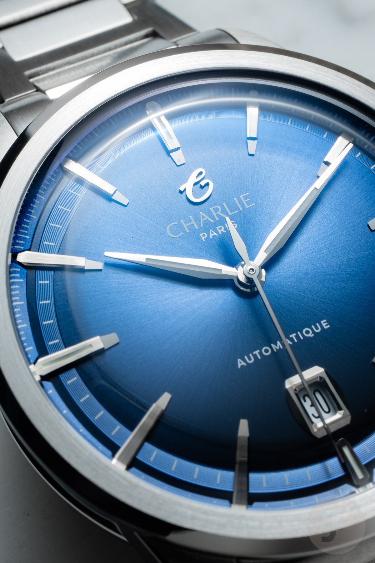 Charlie Paris Alliance dial macro