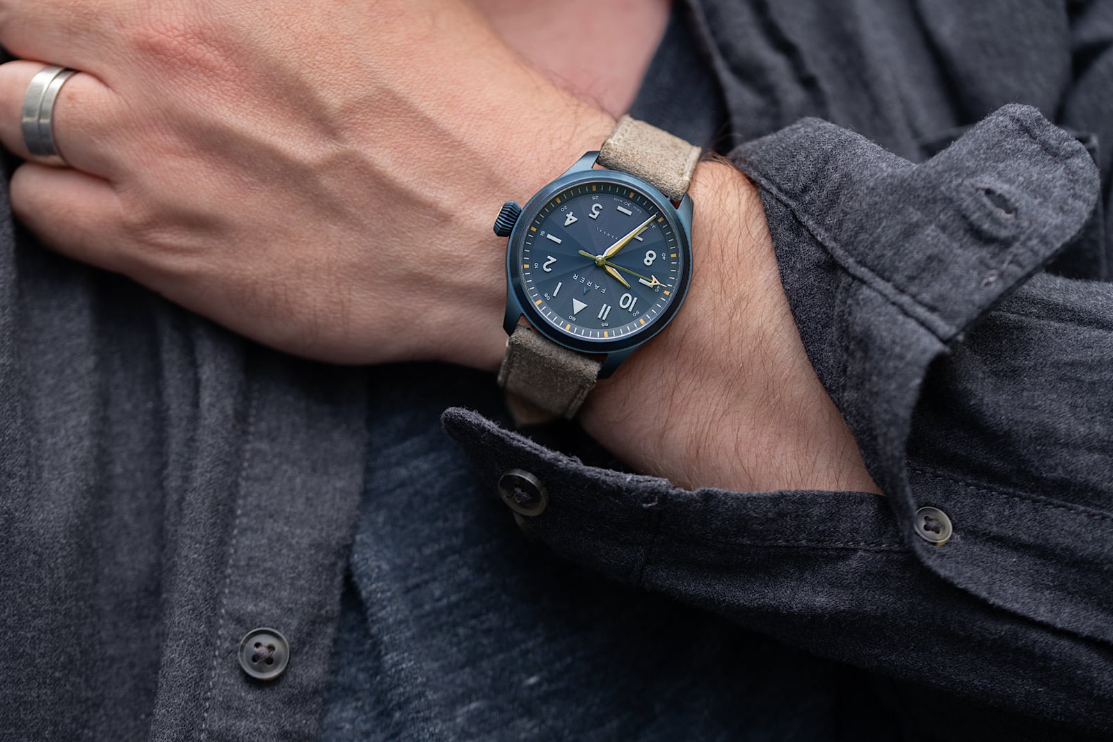 Farer Pilot Series II Curtis on wrist