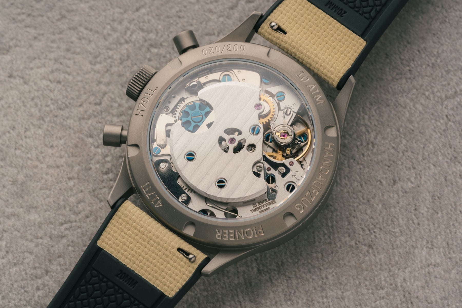 Hanhart 417 TI Desert Pilot case back and movement