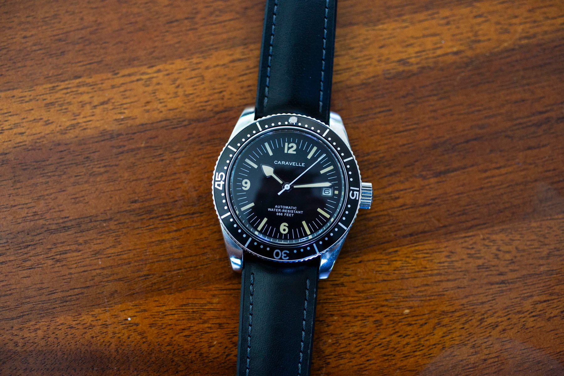Caravelle Sea Hunter flat-lay, head on