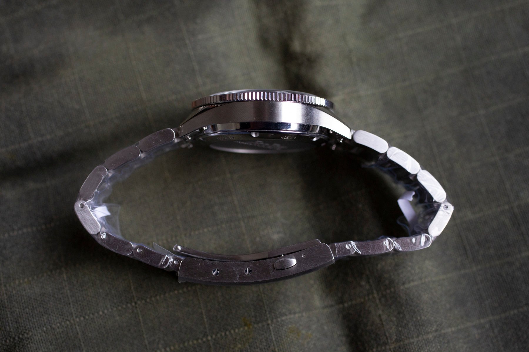 Hanhart 415 ES Reverse Panda case profile