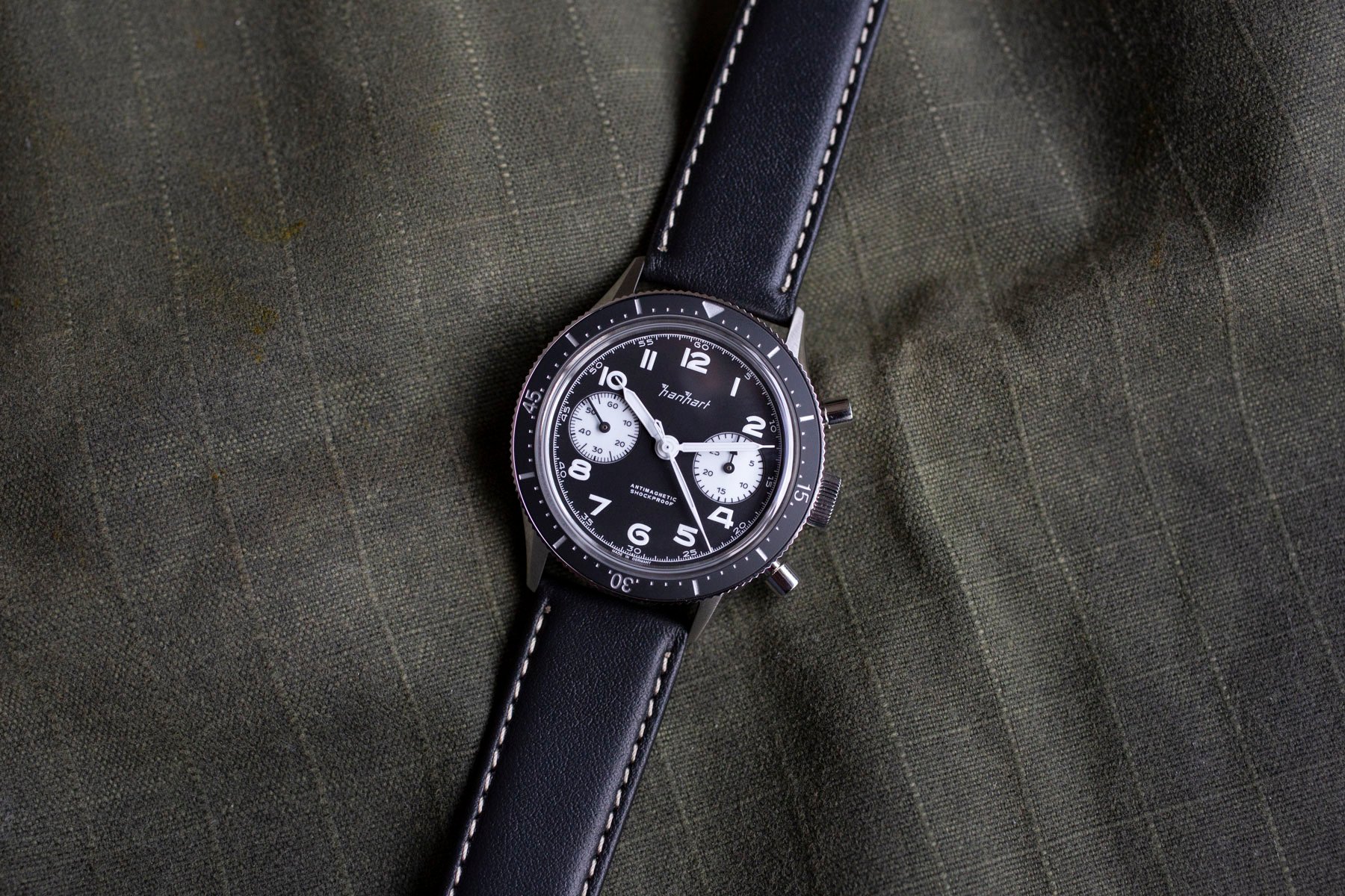 Hanhart 415 ES Reverse Panda flat-lay