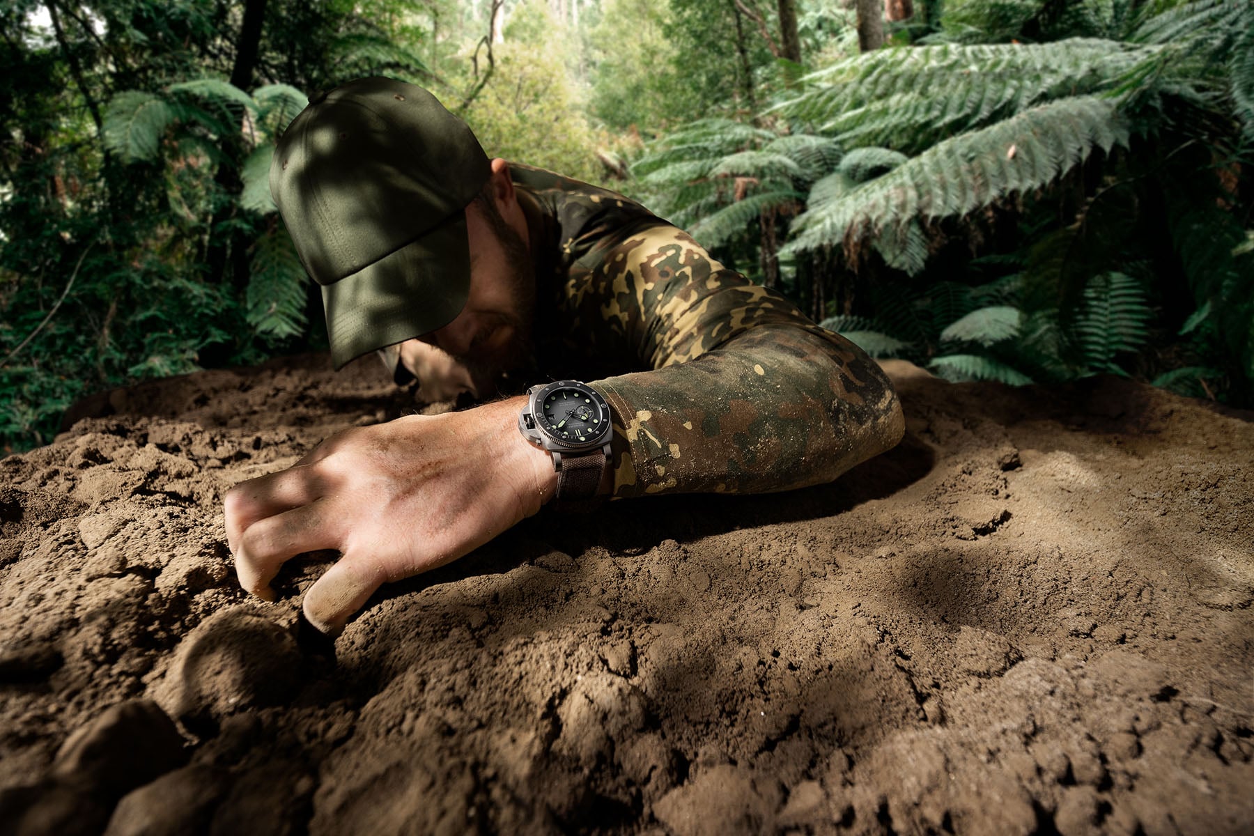 Panerai Launches The Rugged Yet Reined-In Submersible Navy SEALs PAM01738