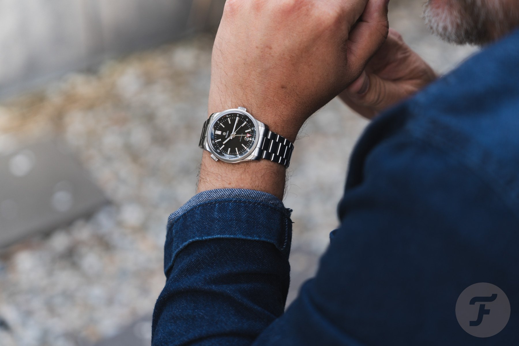 Traska Venturer GMT Carbon Black on wrist