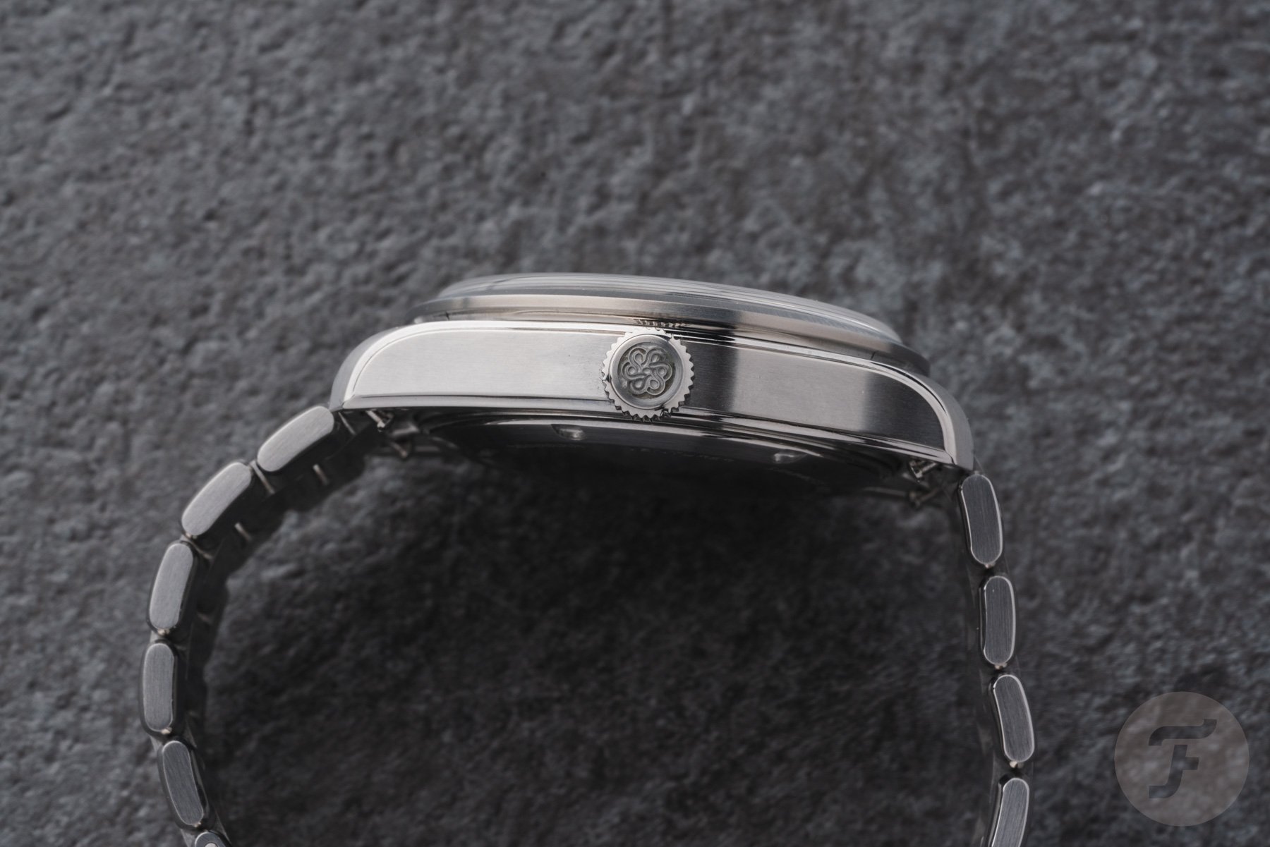 Traska Venturer GMT case profile