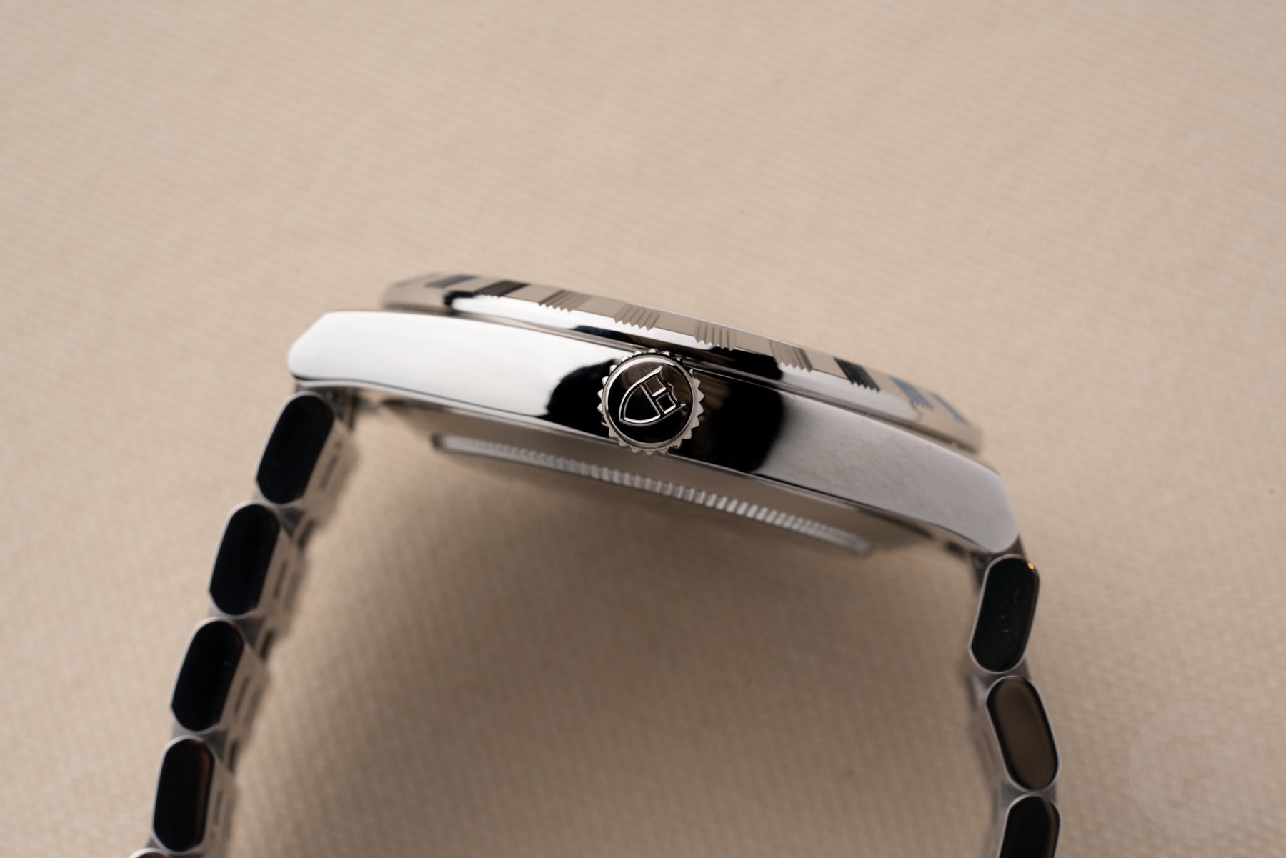Tudor Royal profile, crown side