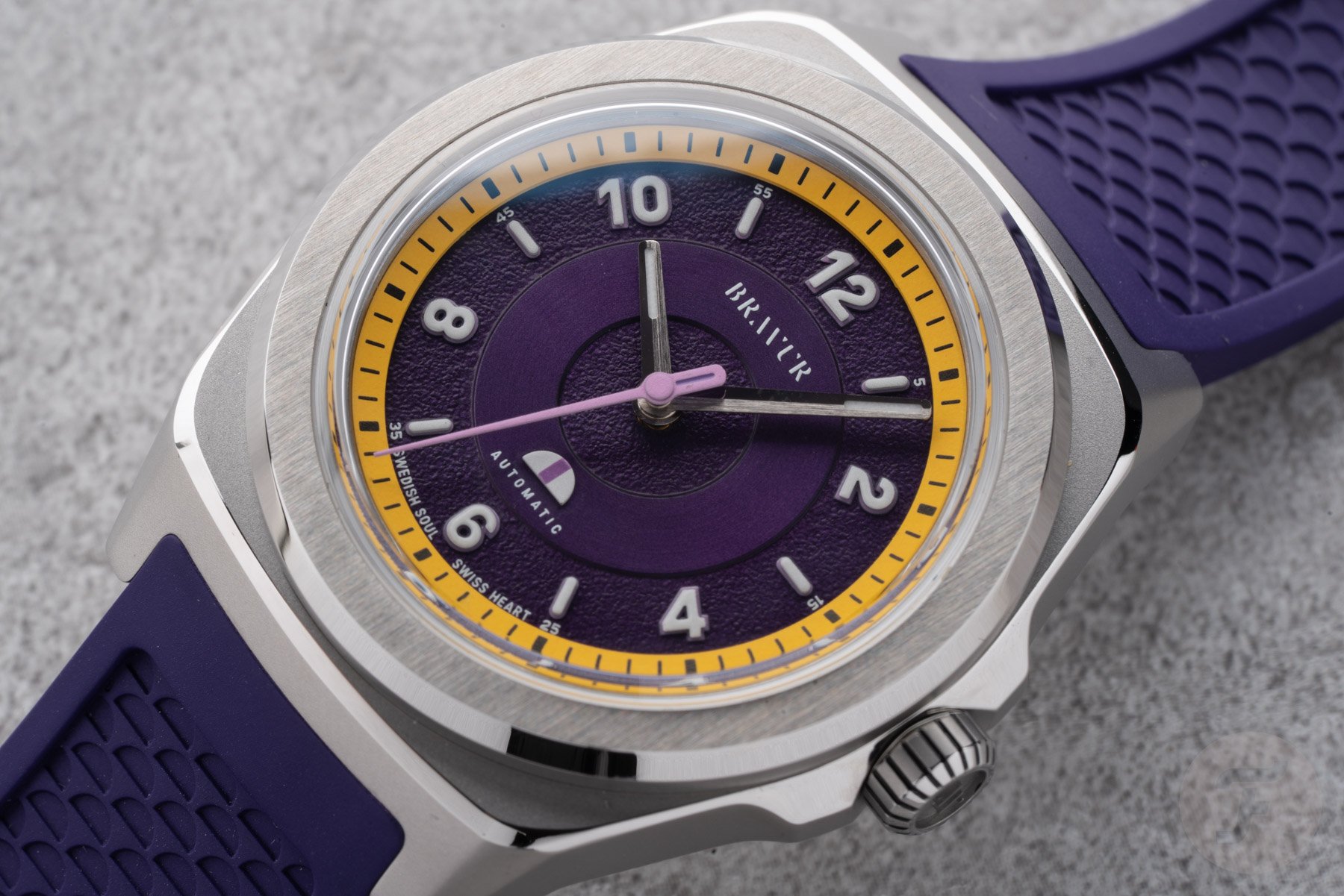 Dial of the Bravur Team Heritage MER Watch