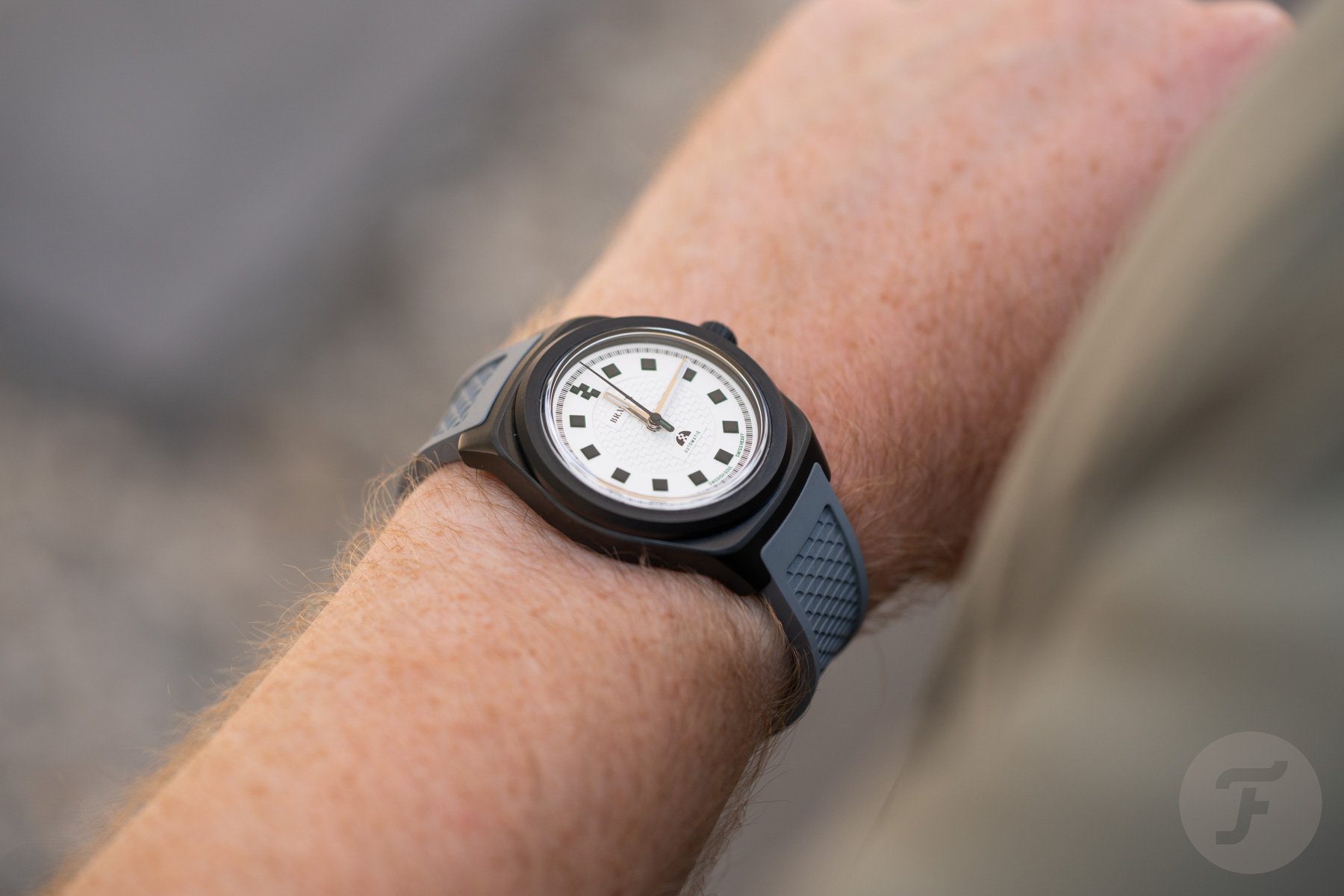 Bravur Team Heritage PEU watch on wrist