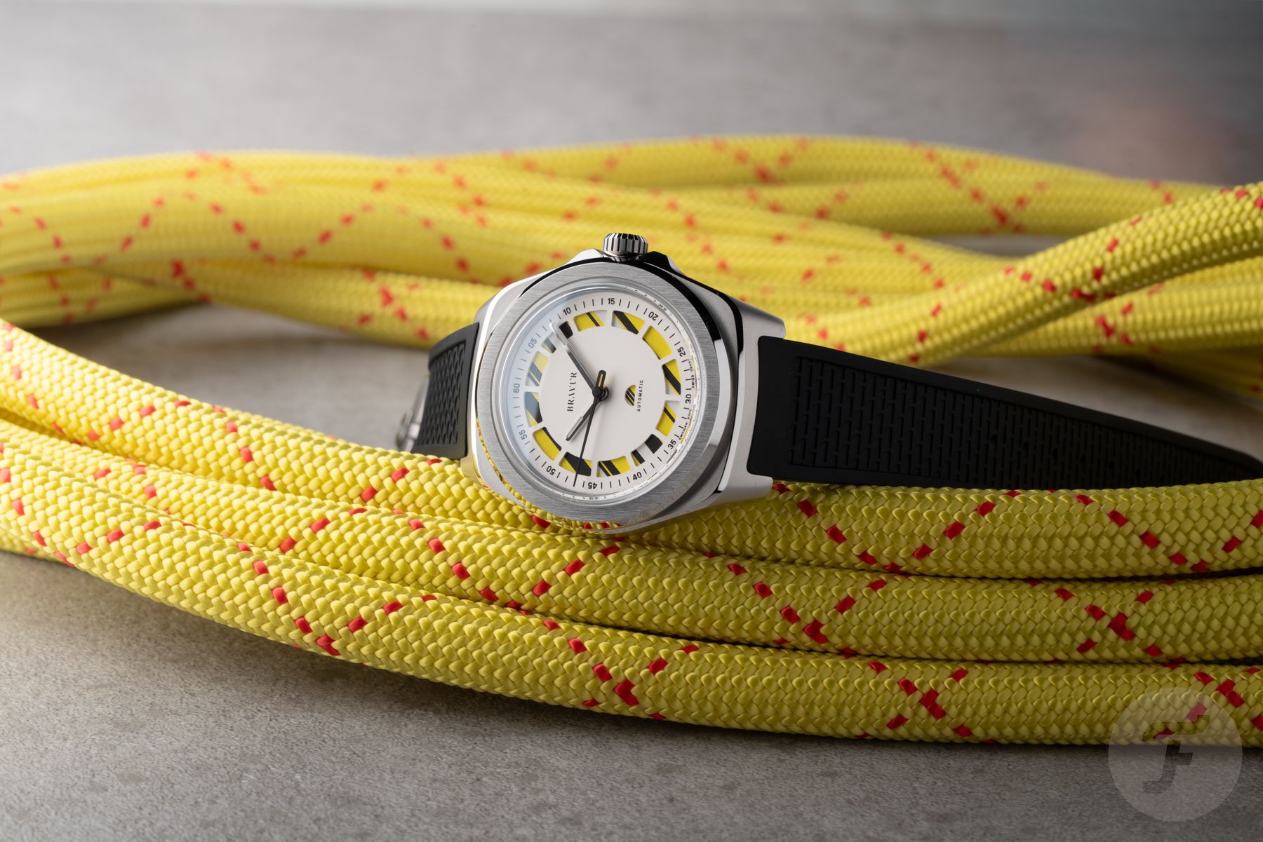 Bravur Team Heritage REN watch on its side on top of rope