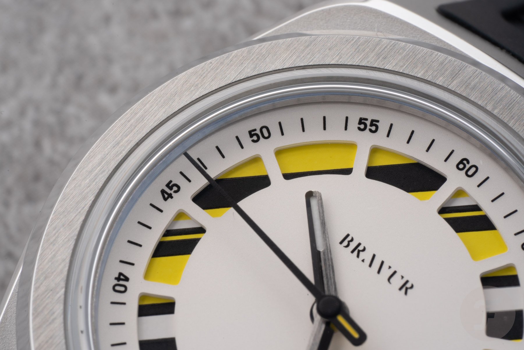 Dial of the Bravur Team Heritage REN Watch