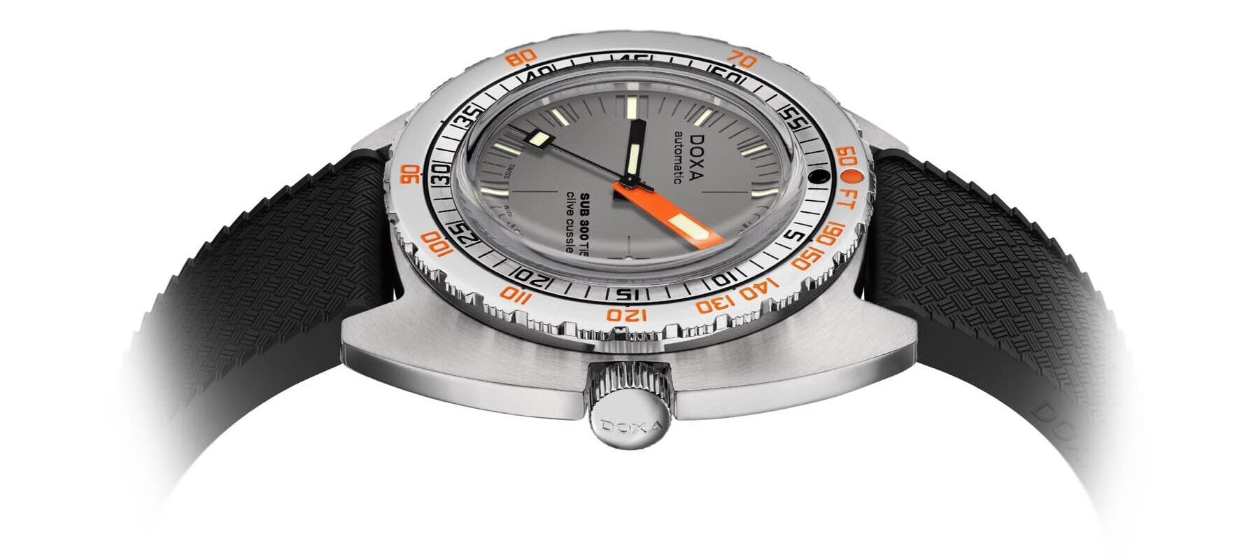 Doxa Sub 300 Ti5 Clive Cussler profile, crown side