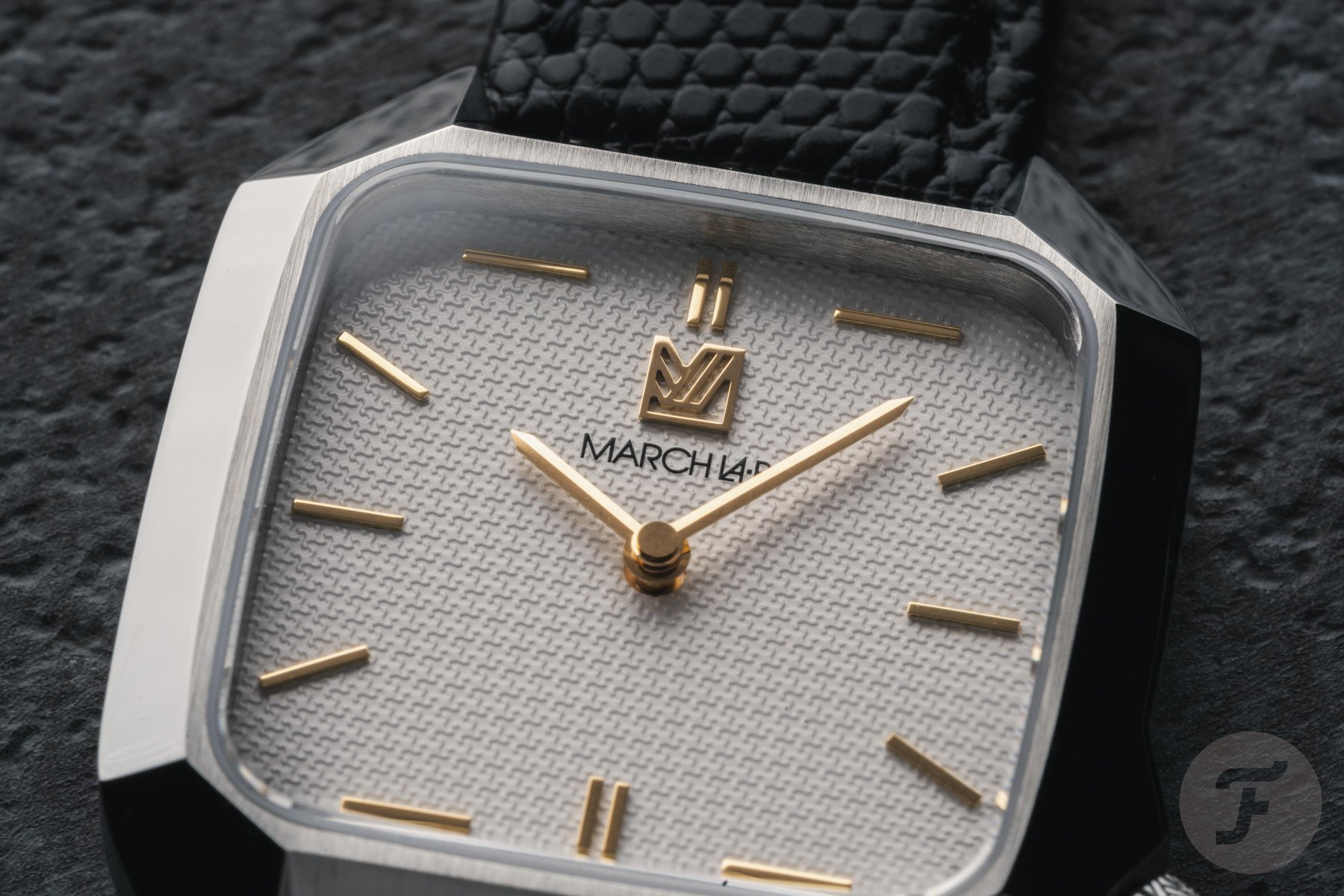 March LA.B AM2 XS Shelter dial up close