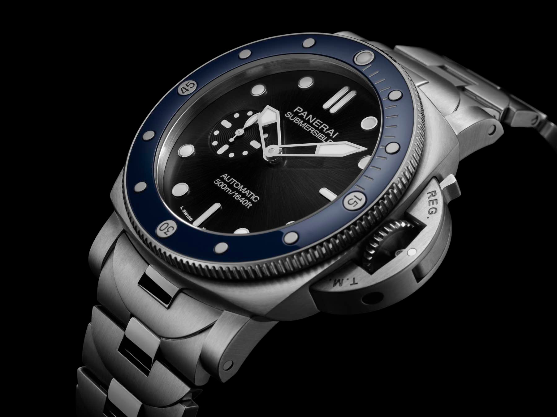 Panerai Submersible PAM01756 diagonal profile view