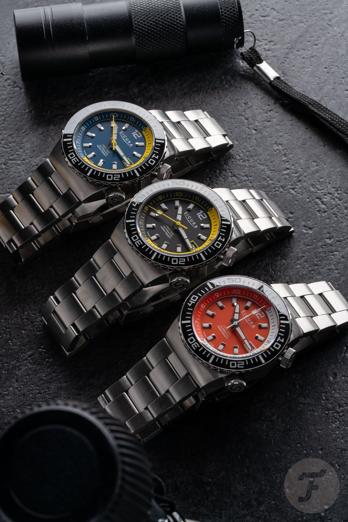 three Sicura Hexa 400 divers lined up