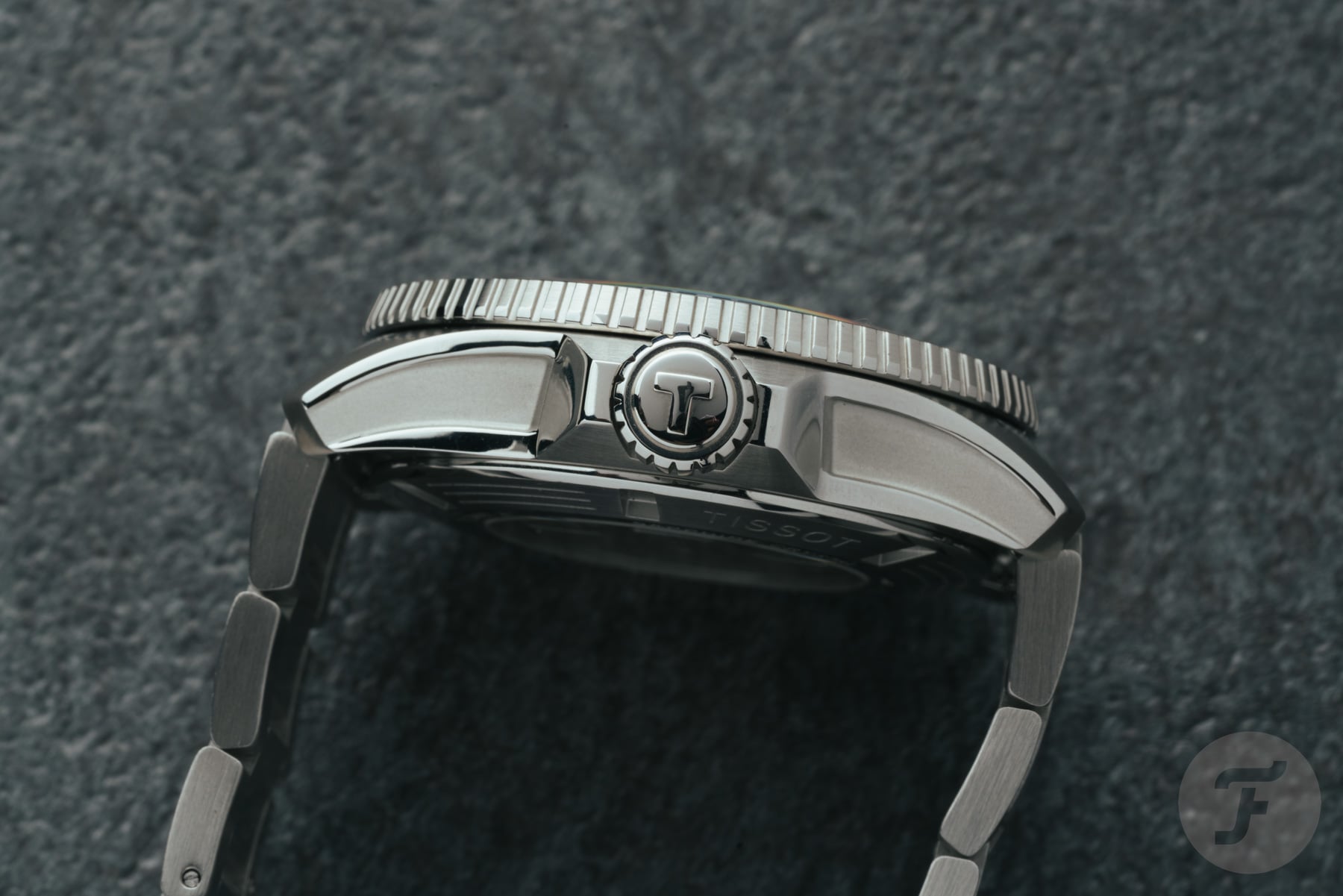 Case profile of the Sized-Down Tissot Seastar 2000 Professional