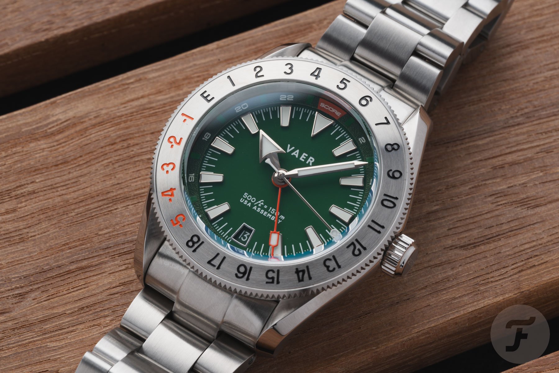 Vaer G2 Fairway GMT flat-lay