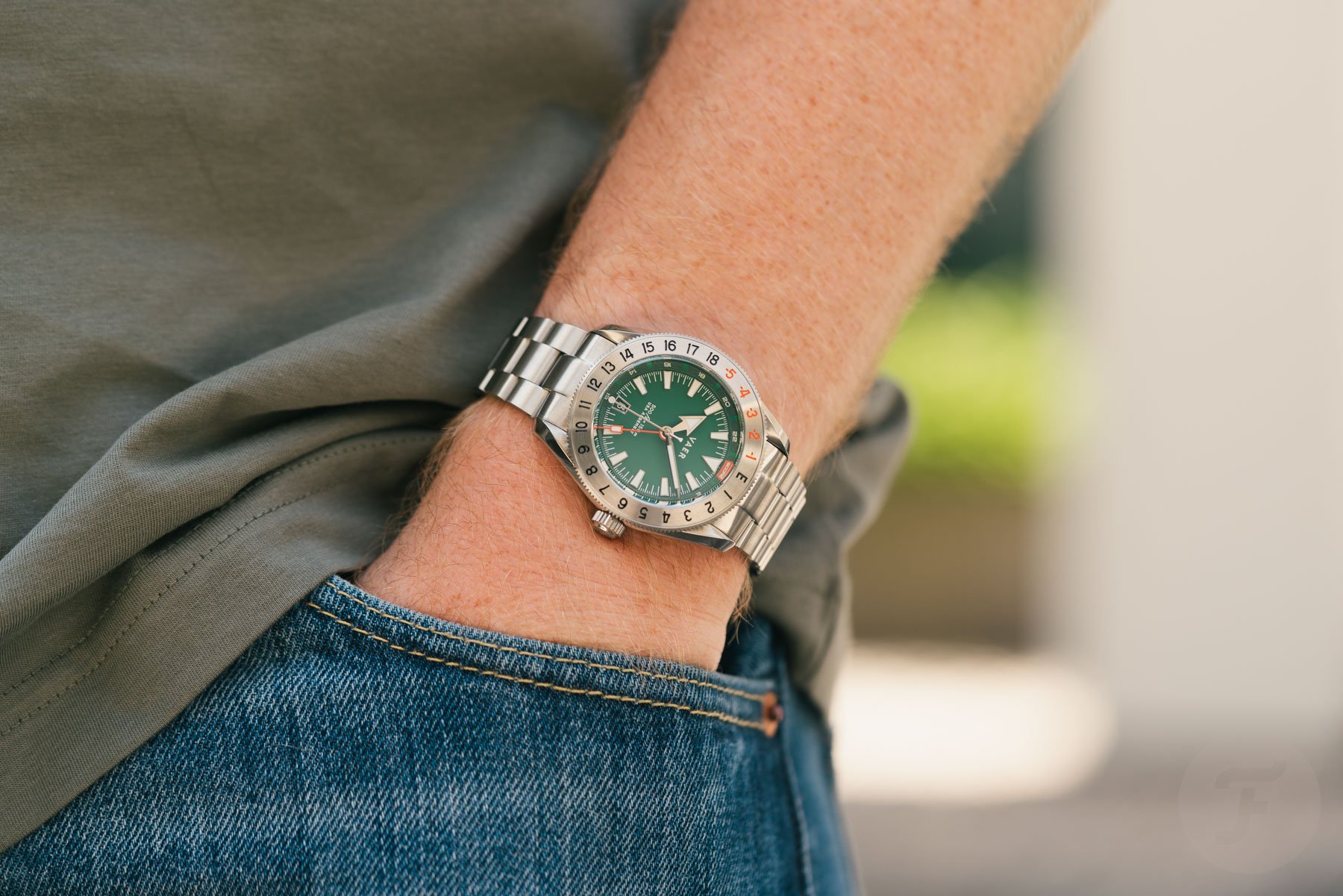 Vaer G2 Fairway GMT pocket shot