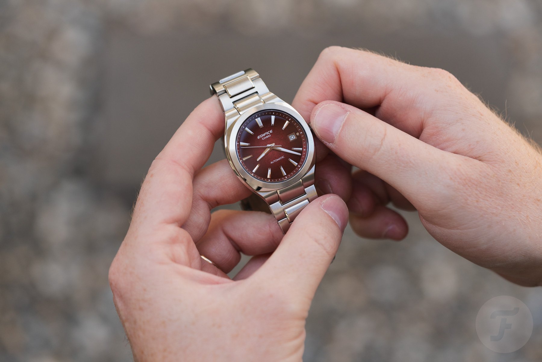 Handling the red Casio Edifice Automatic EFK-200