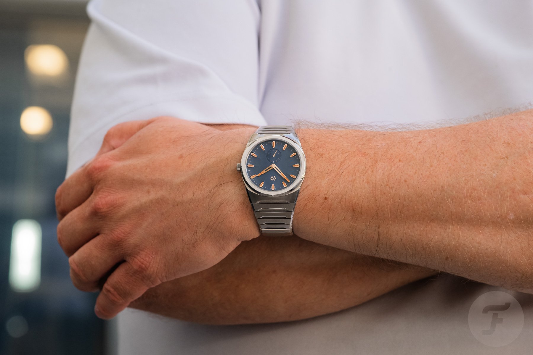 Formex Aria worn on the wrist