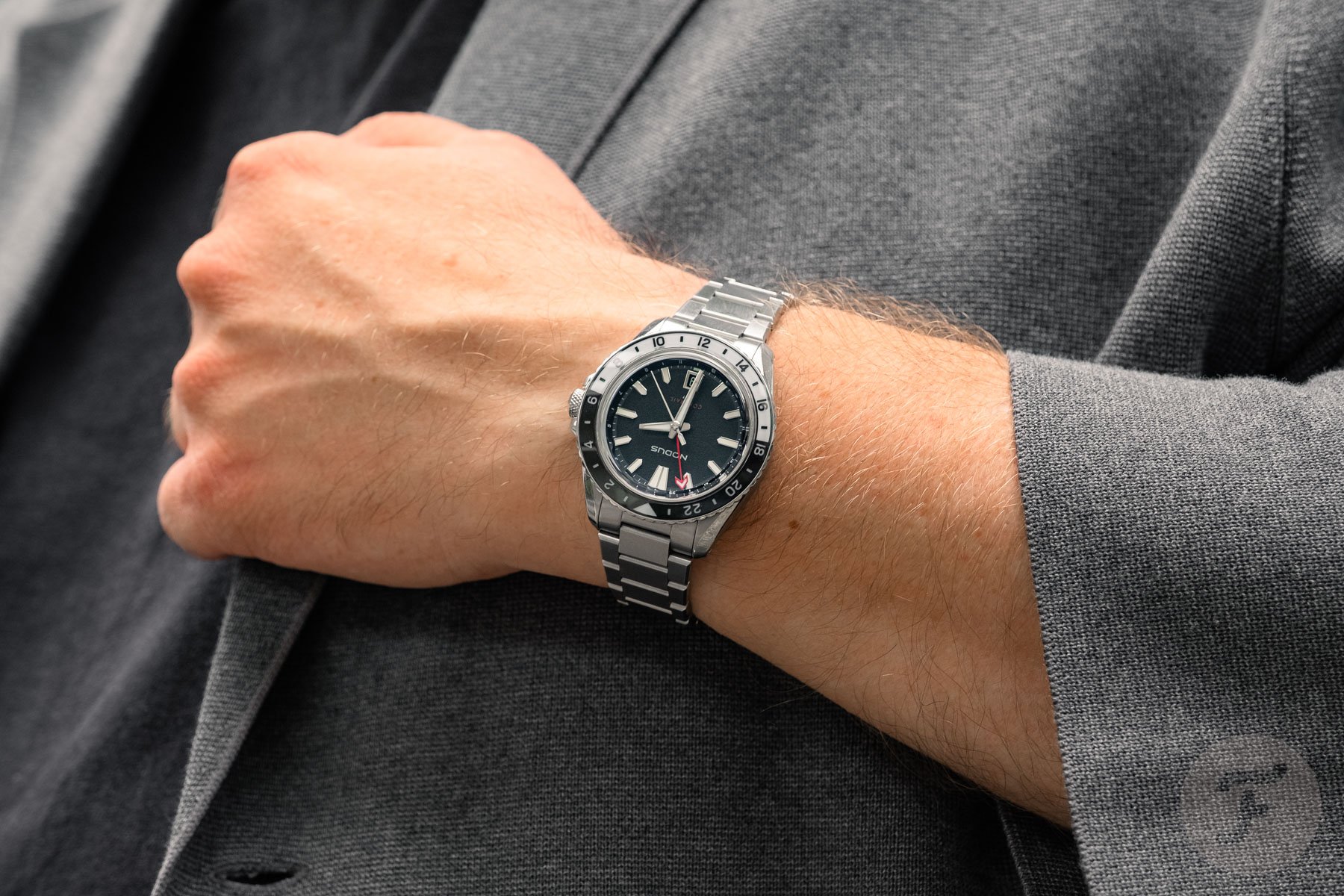 Nodus Contrail GMT Terra Lux on wris