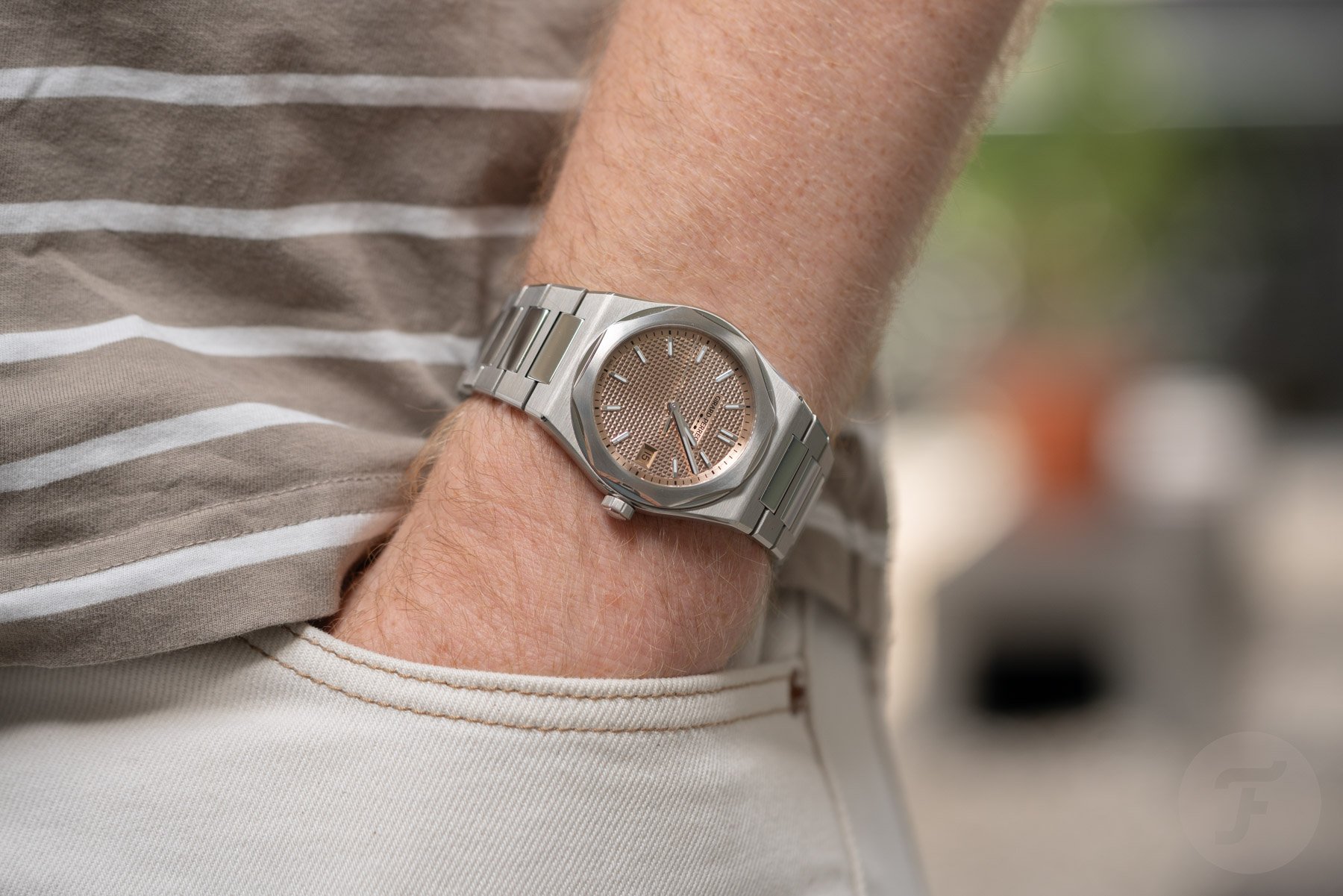Girard-Perregaux Laureato Fifty 39mm 81008-11-3627-1CM
