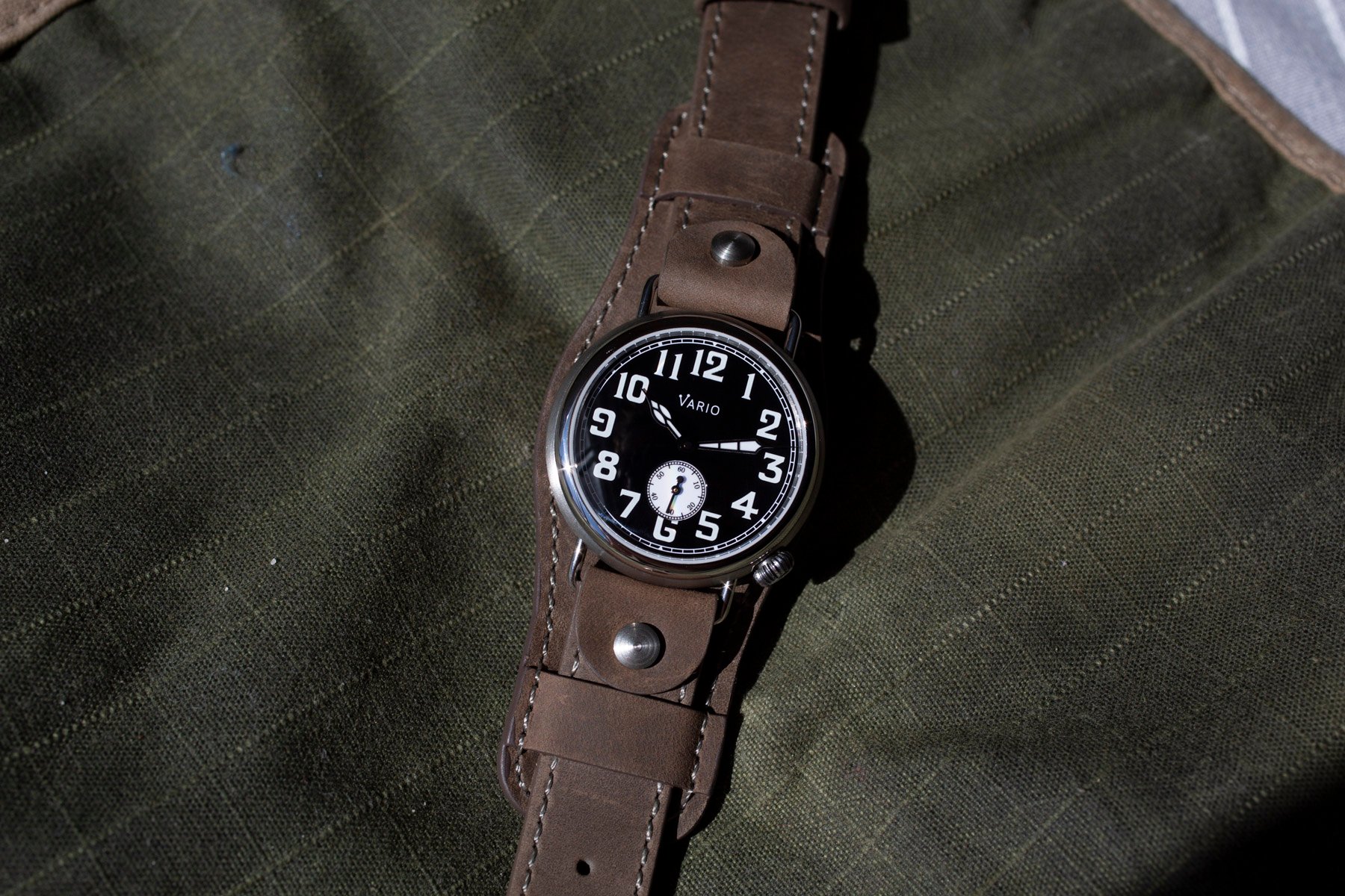 Vario 1918 Trench flat-lay