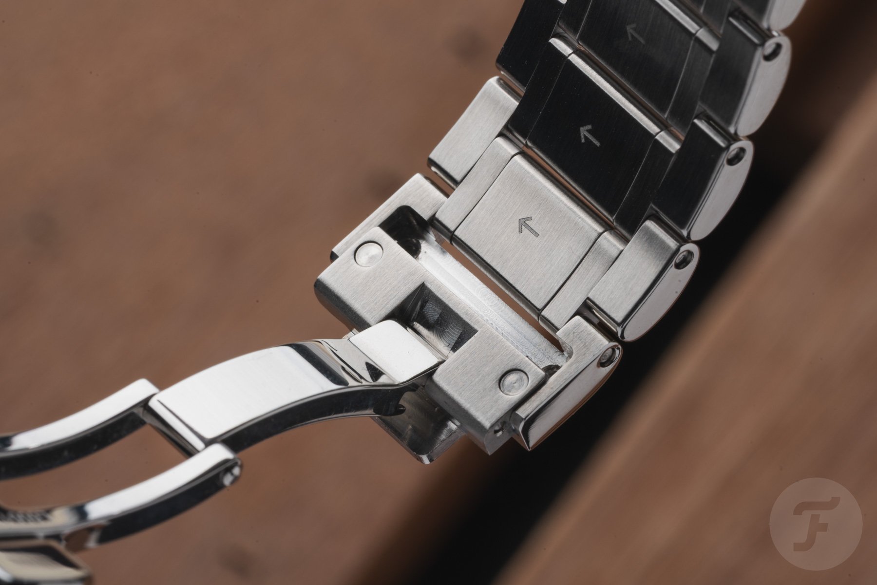 Longines Master Chrono Moonphase bracelet adjustment mechanism